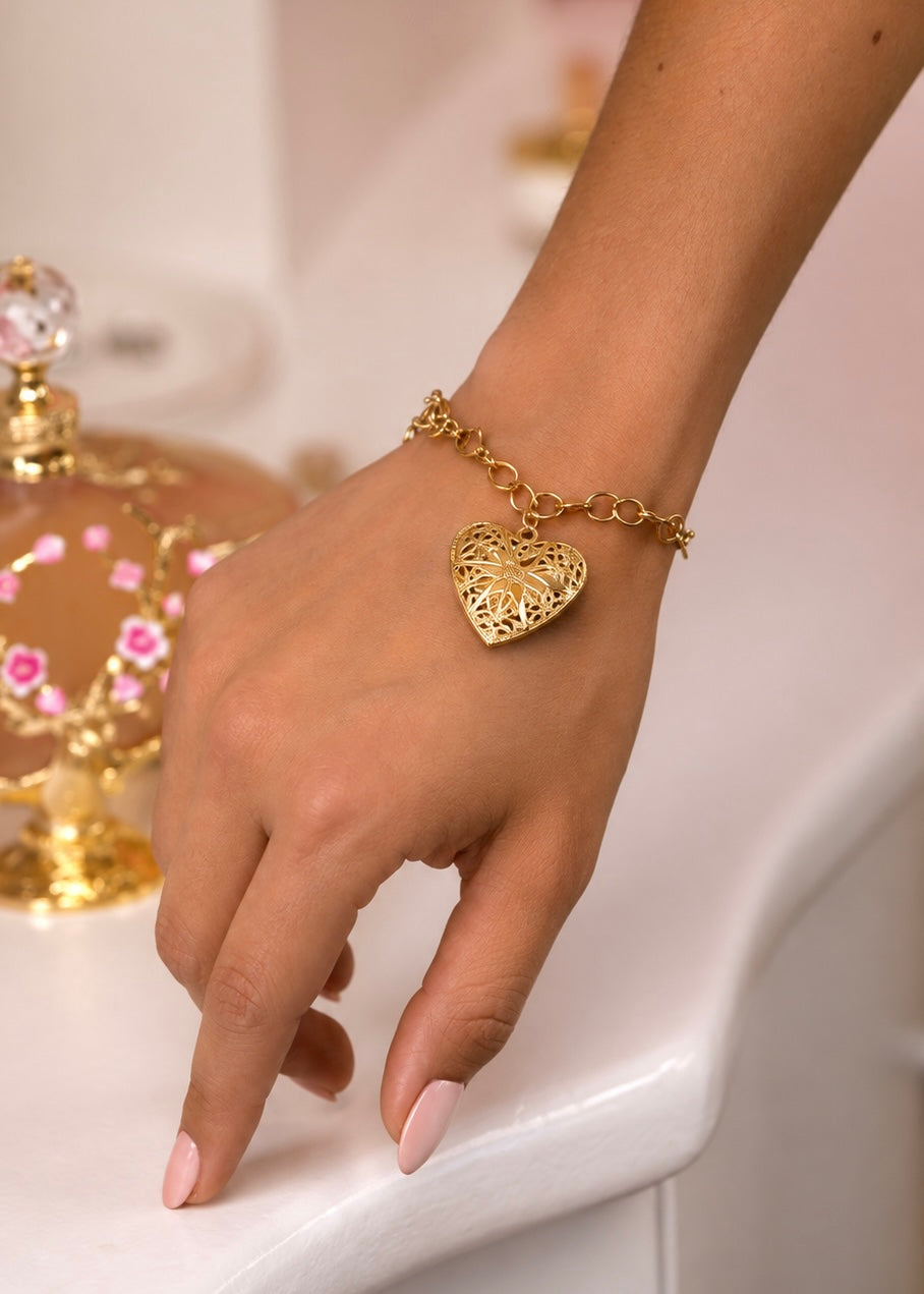 Pulsera Relicario Corazón Dorado