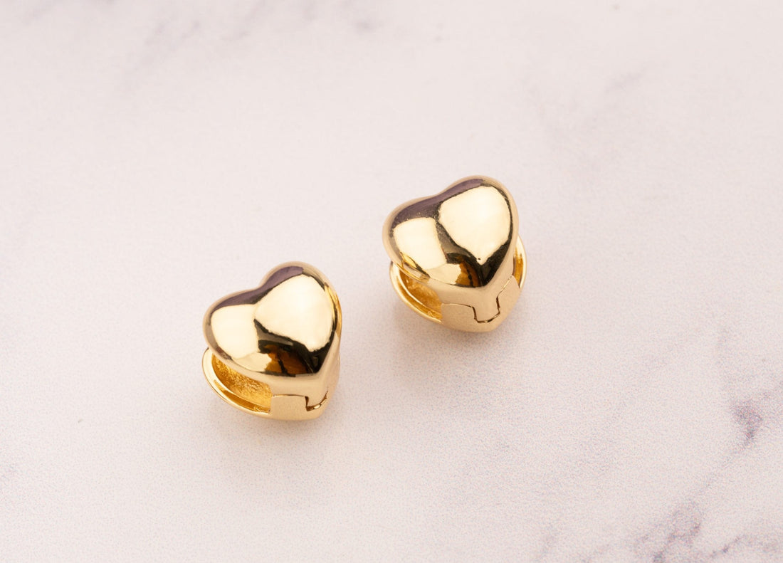 Aretes Corazones Lisos Dorados Ref: B606