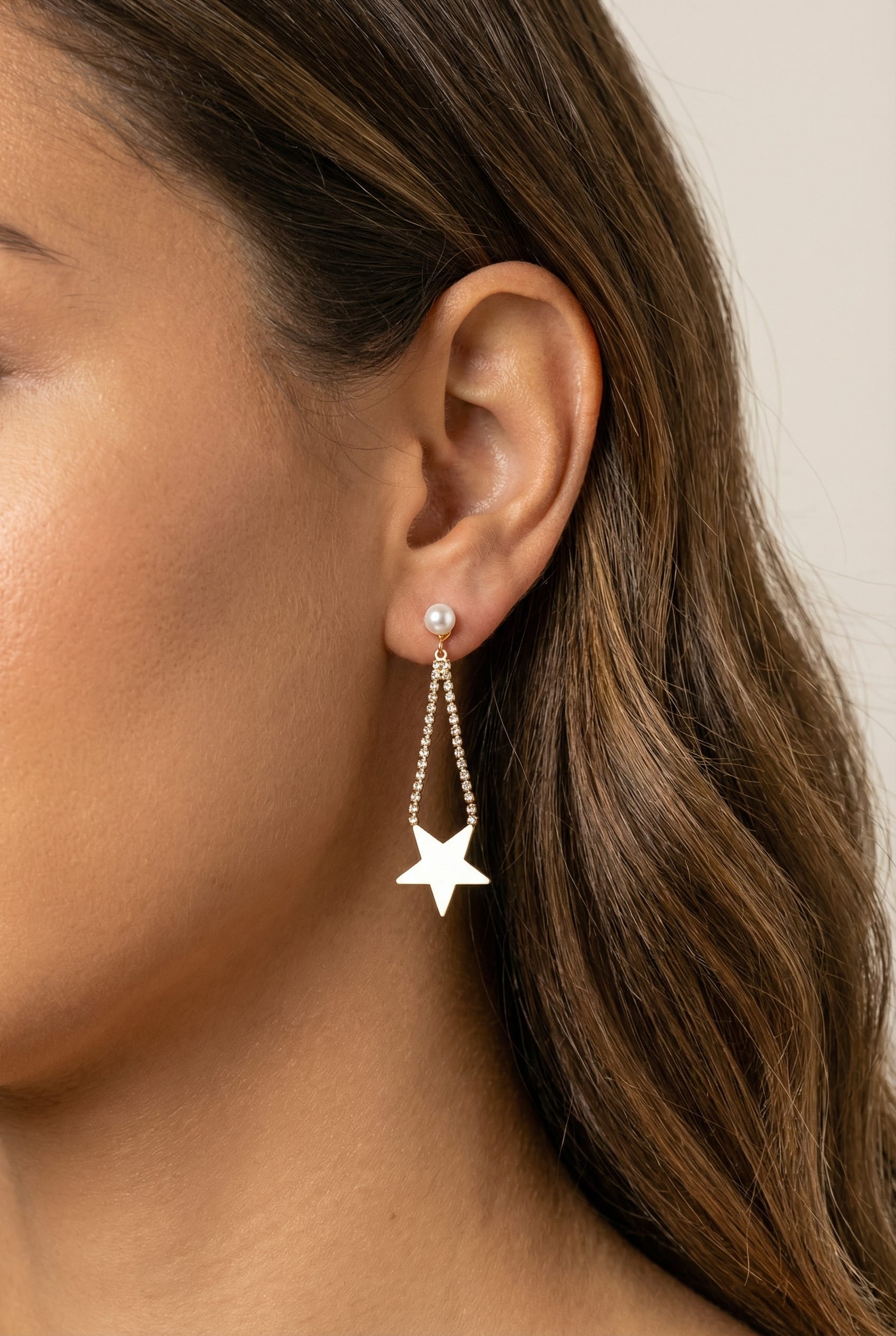 Aretes Estrellas Circones Dorados Ref: B584