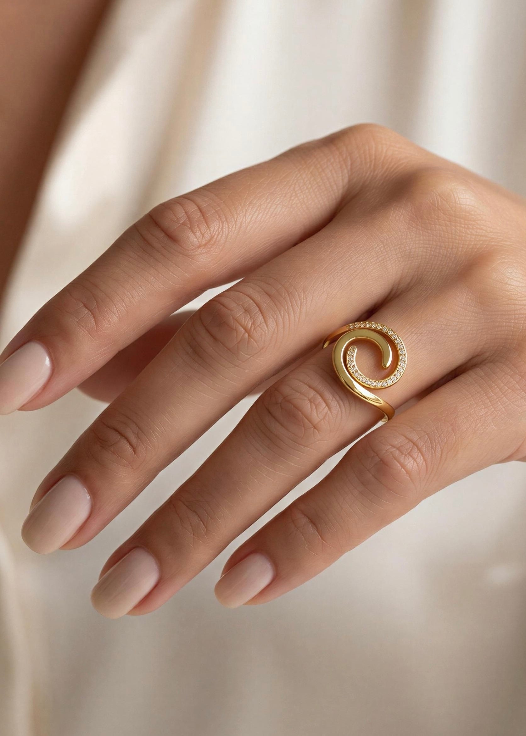 Anillo Athena Dorado Talla 8