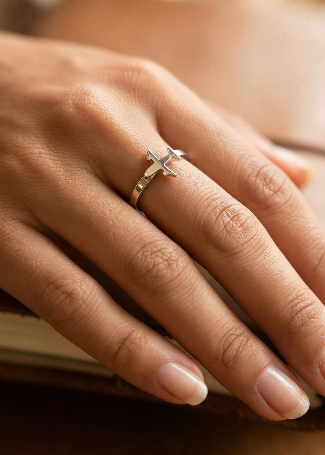 Anillo Avión Plateado Talla 7