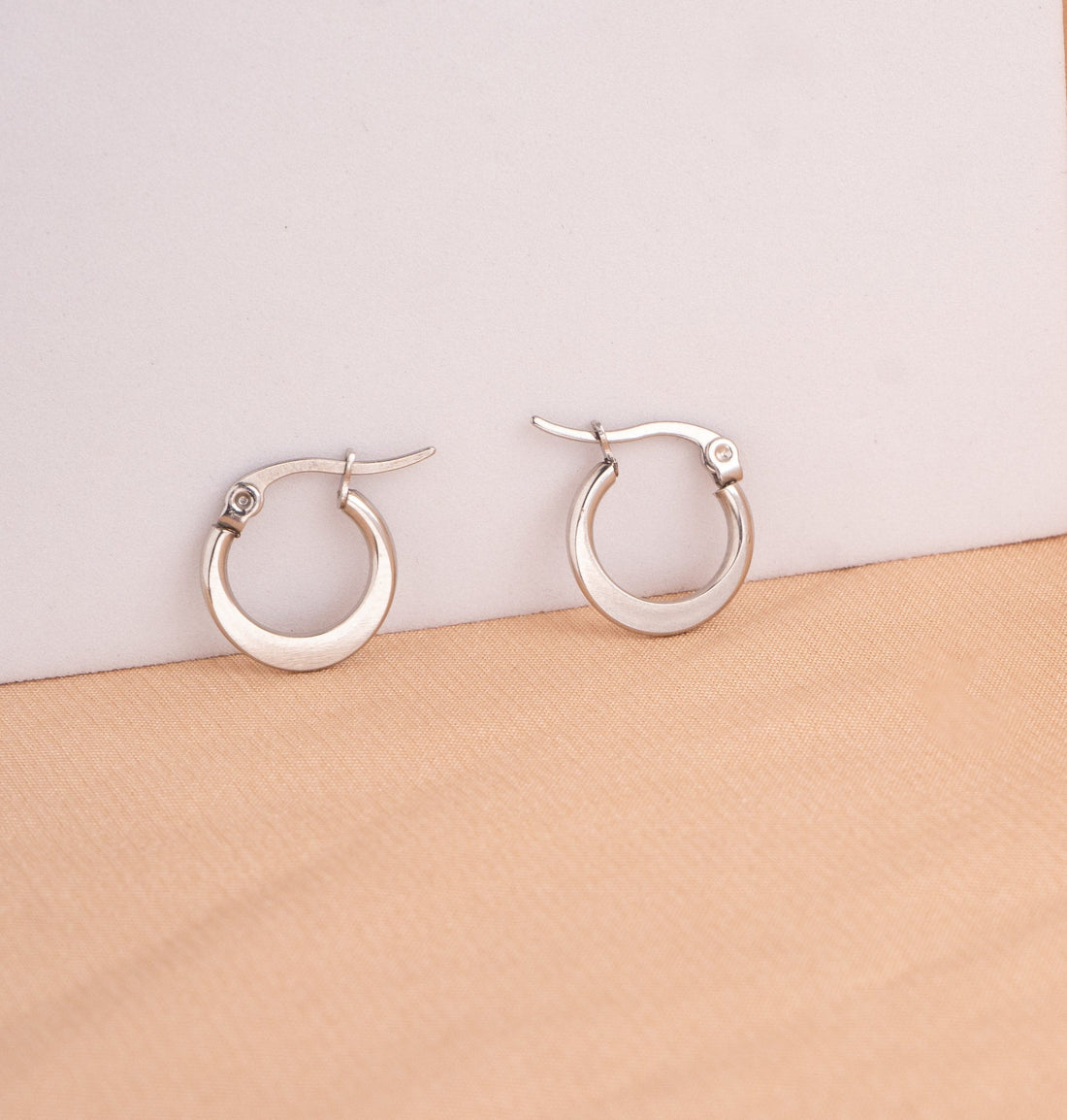 Candongas Planas Plateadas Ref:B2204