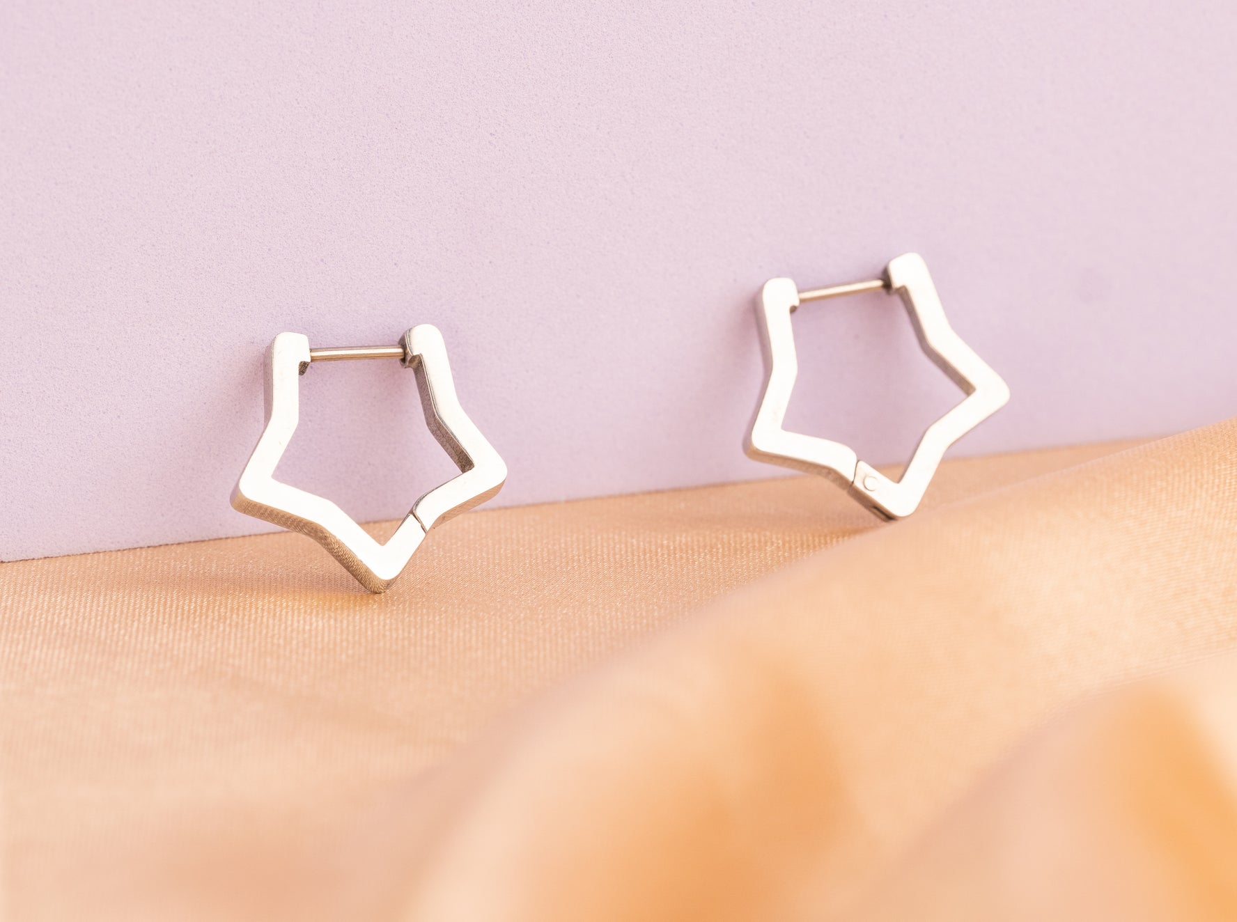 Candongas Estrellas Plateadas Ref:B1425