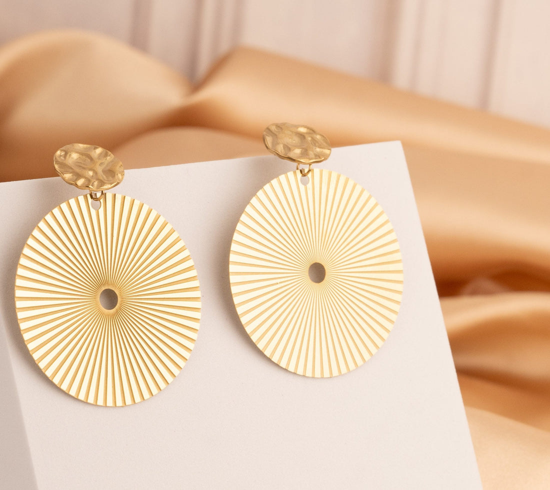 Aretes Círculos Martillados Dorados Ref: B1305