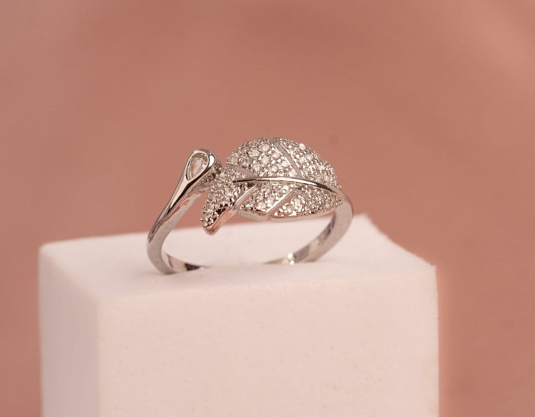 Anillo Hoja Circones Plateado Ref: A505