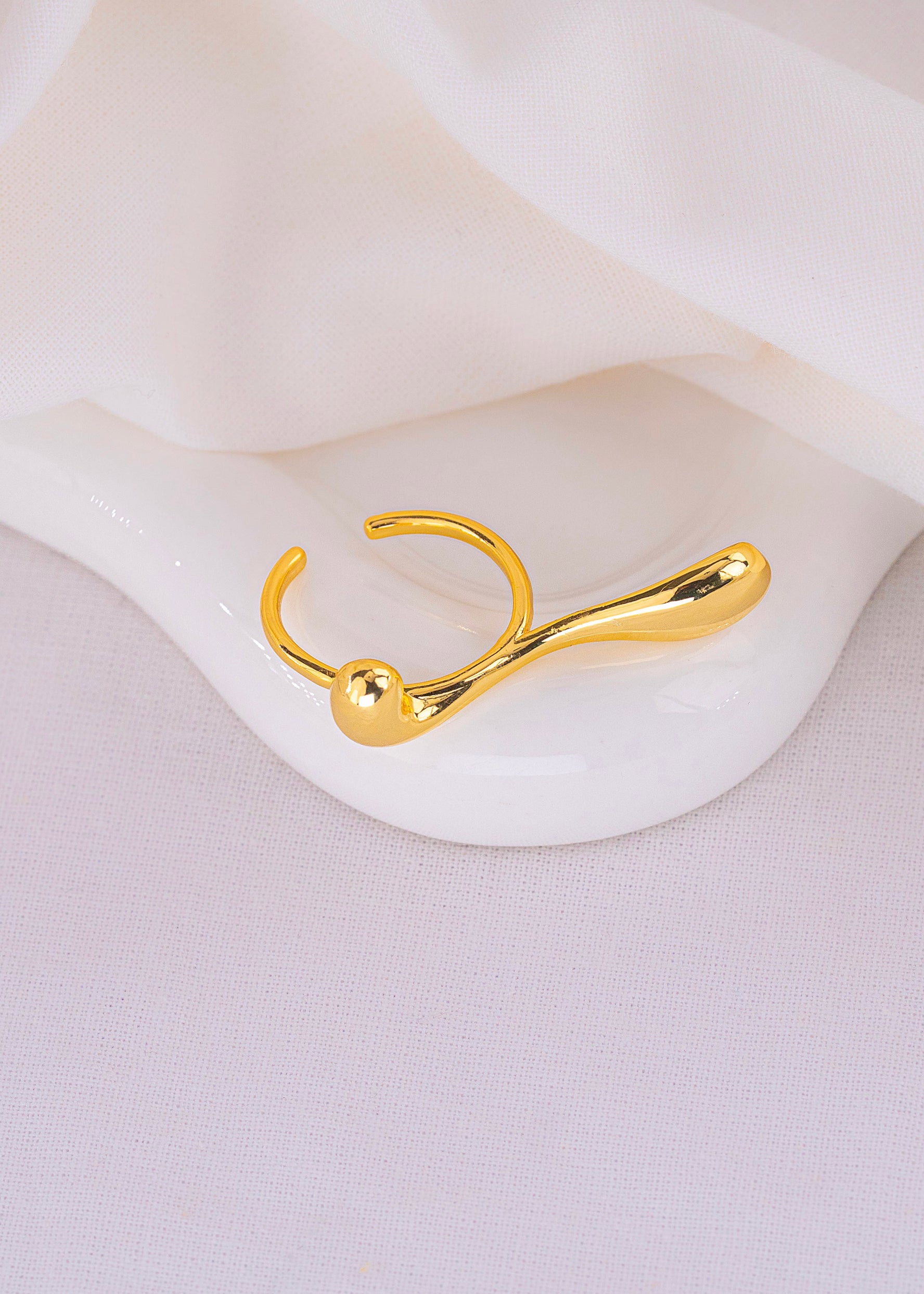 Anillo Isara