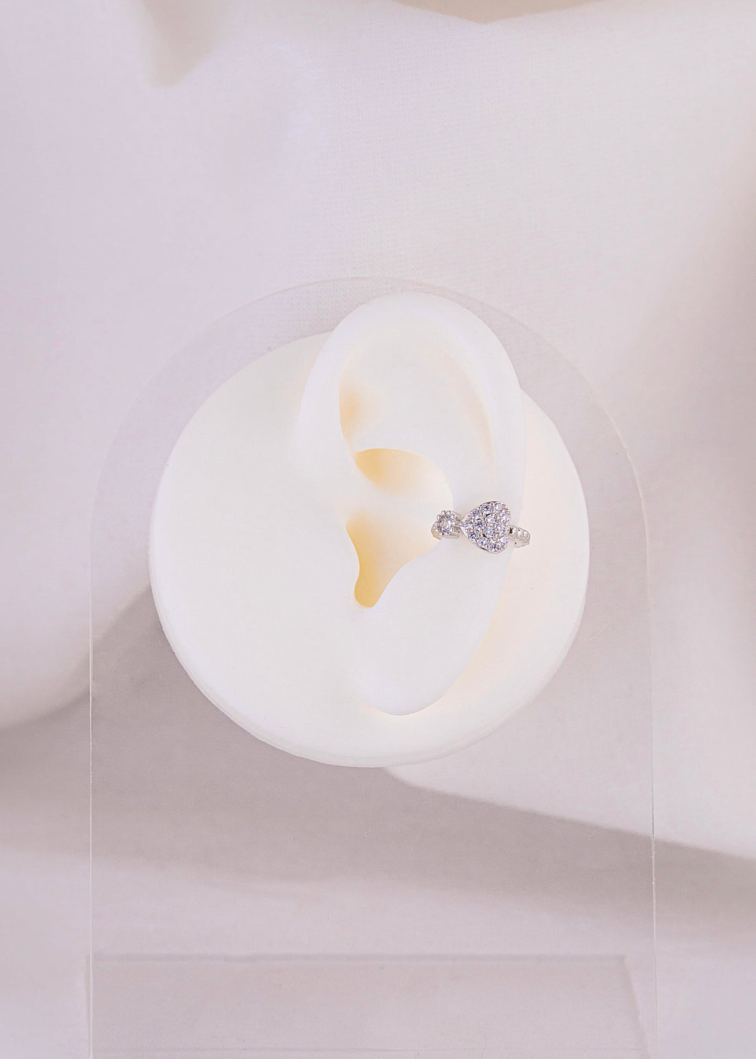 Ear Cuff Corazón Plateado