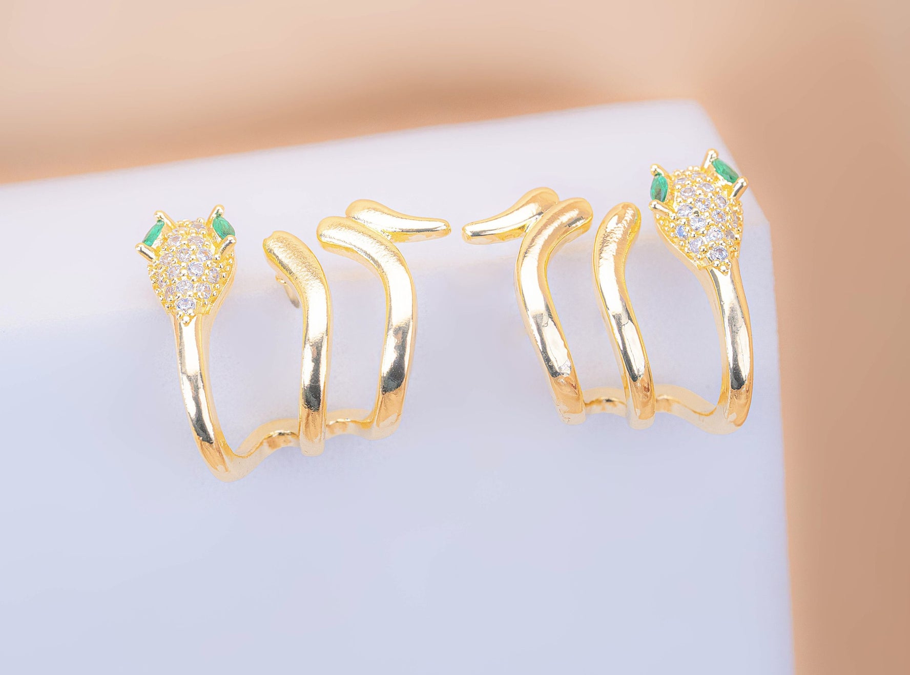 Aretes Serpientes Dorados Ref: B2025