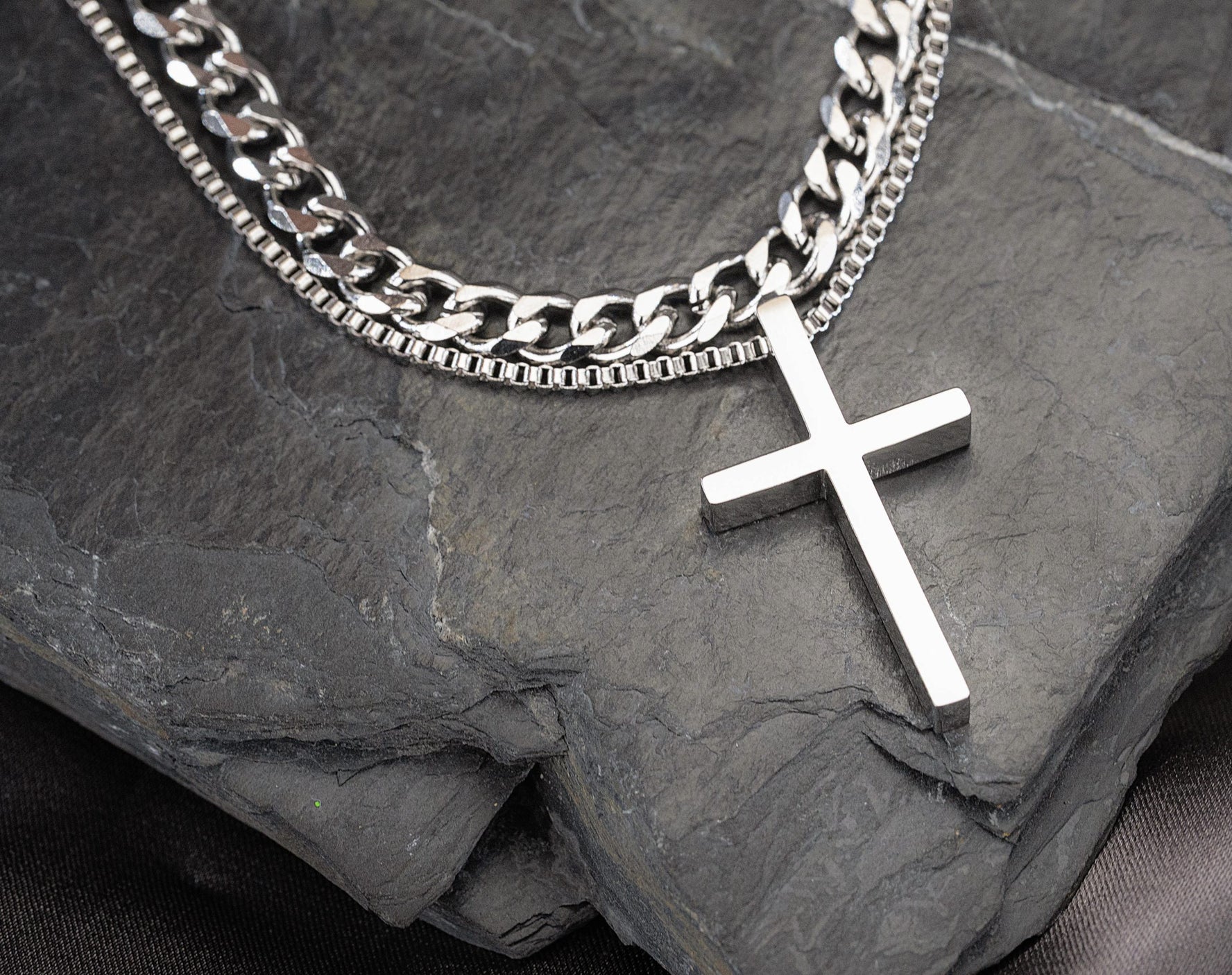 Cadena Doble Cruz Plateada Ref: F966