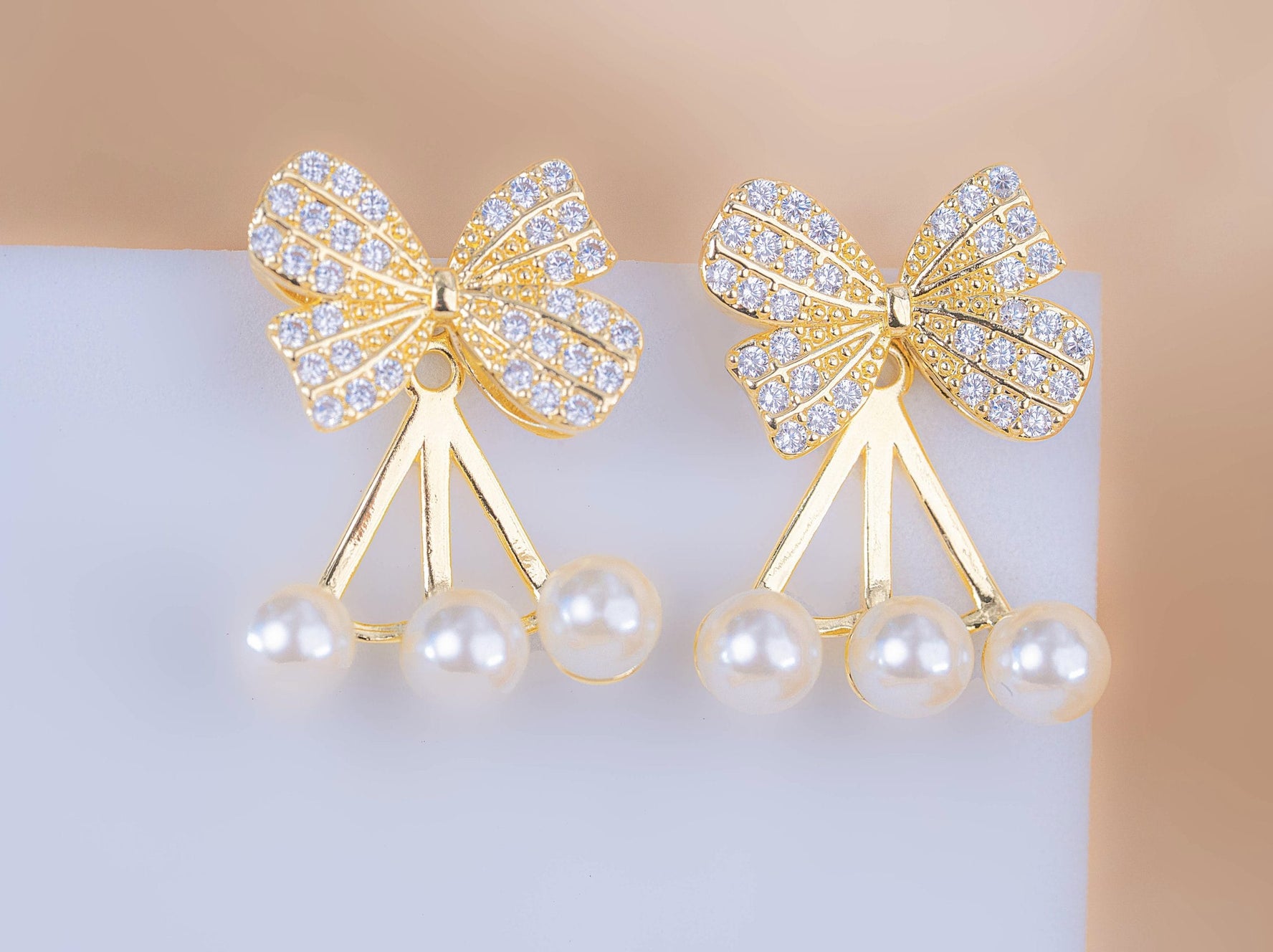 Aretes Moños Perlas Ref:B2383