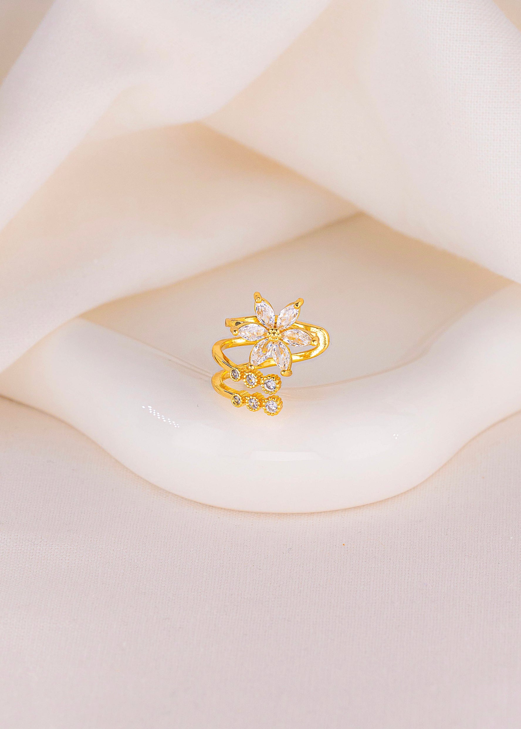 Ear Cuff Gardenia