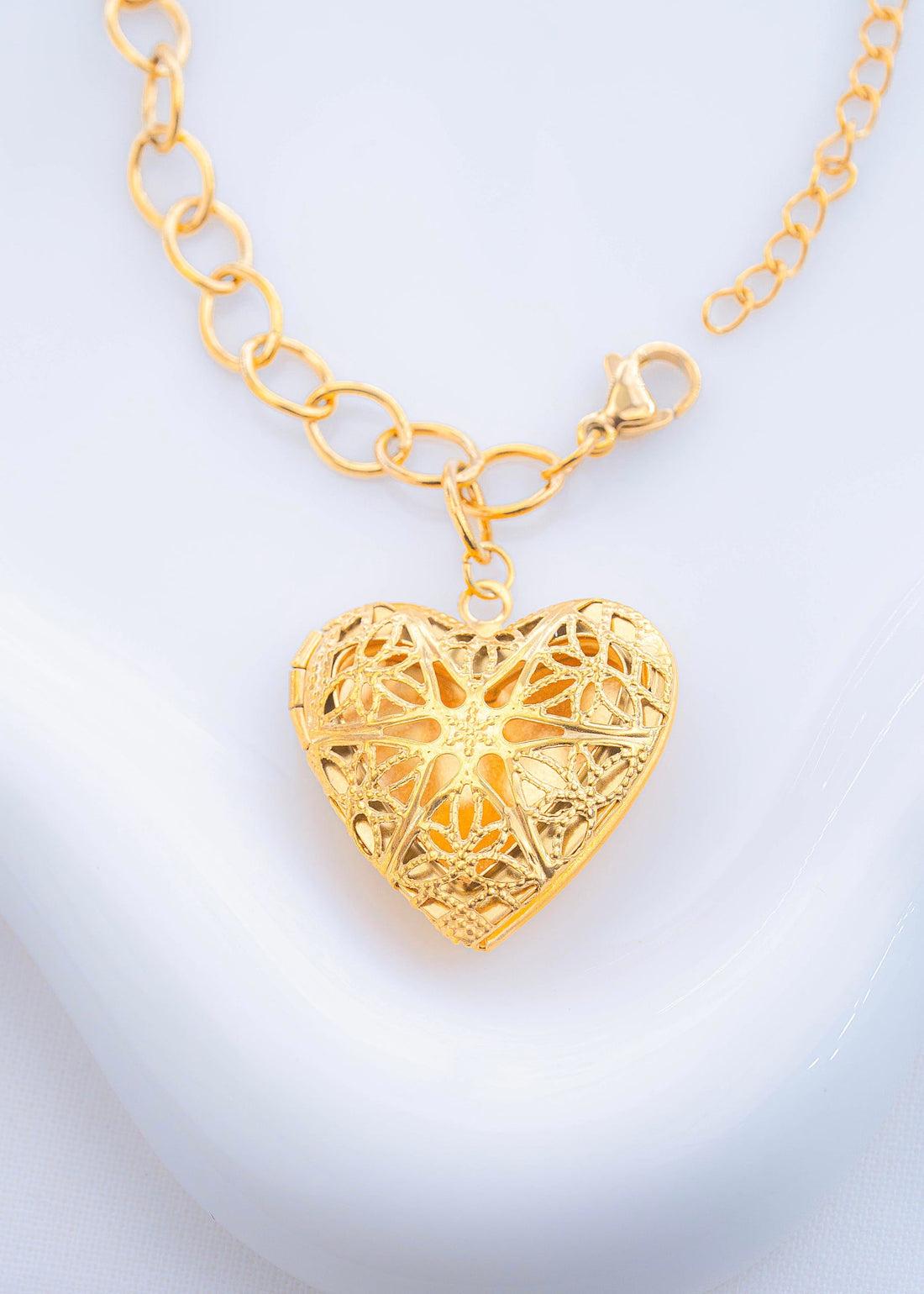 Pulsera Relicario Corazón Dorado