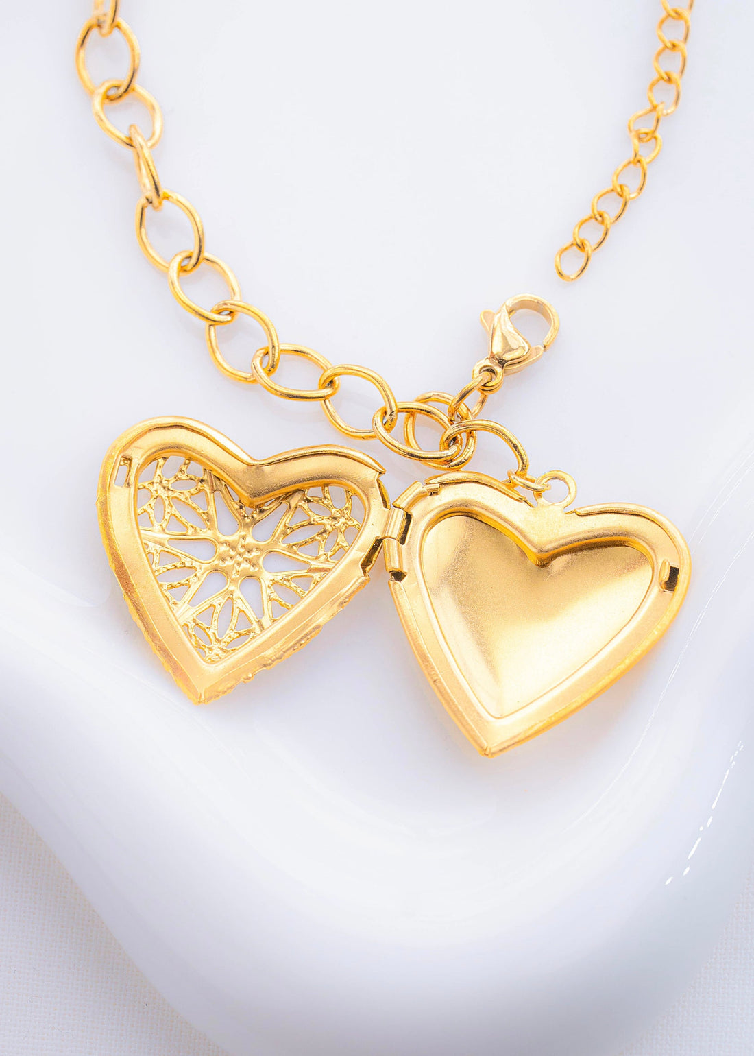 Pulsera Relicario Corazón Dorado