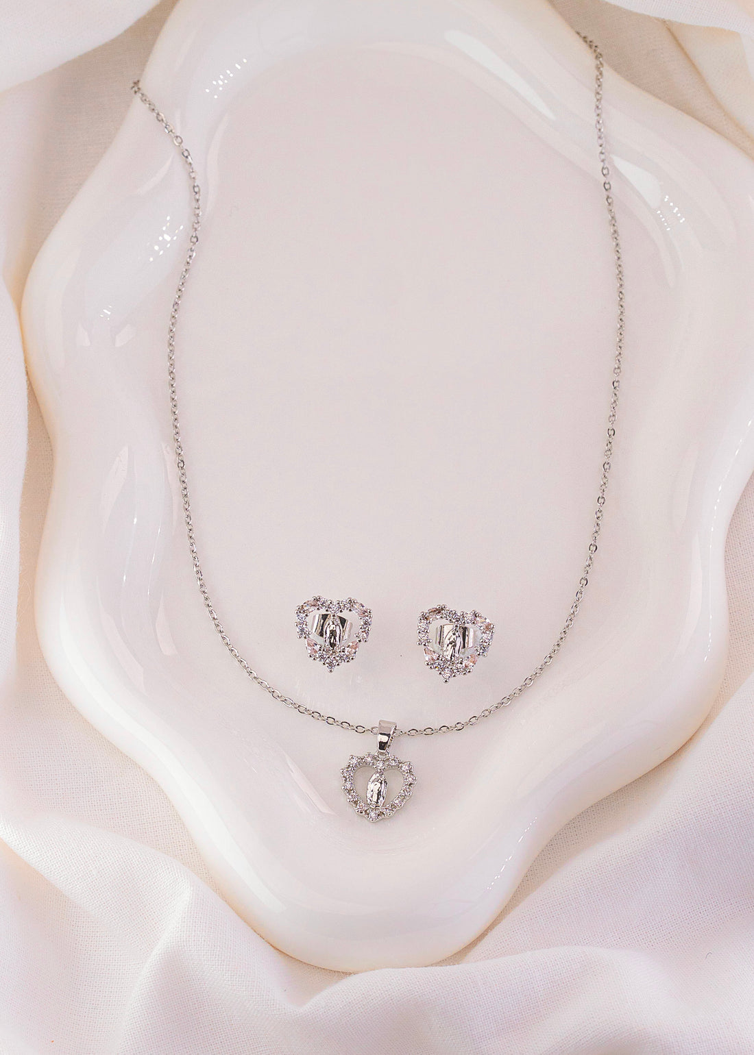 Set Cadena + Aretes Virgen Plateado