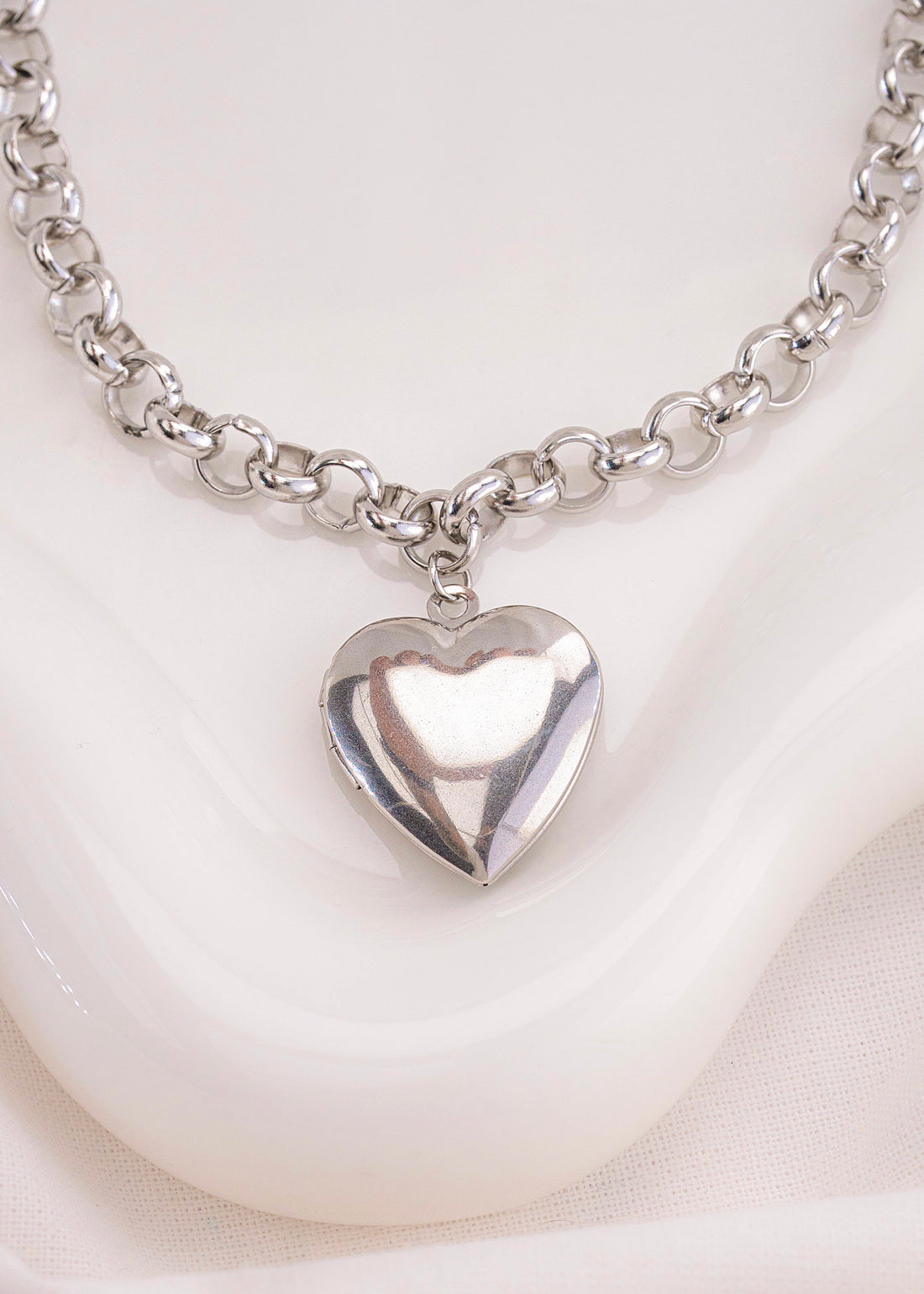 Pulsera Relicario Corazón Plateado