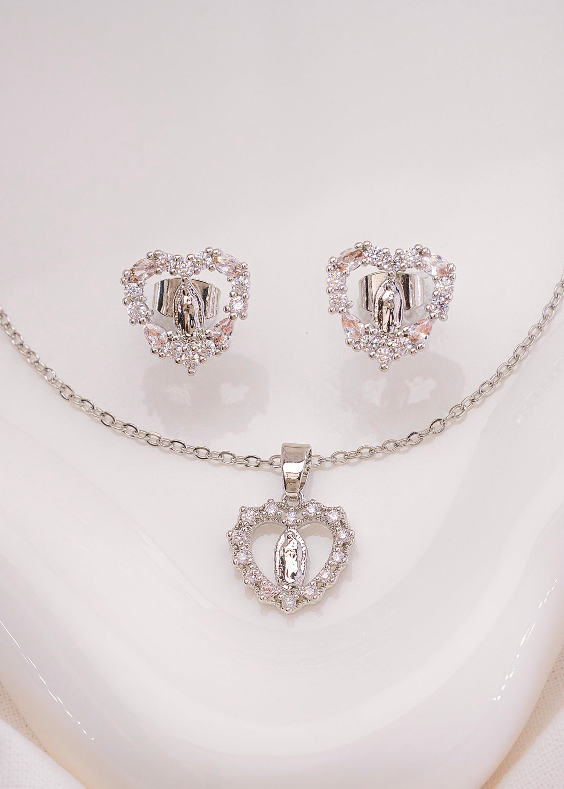 Set Cadena + Aretes Virgen Plateado