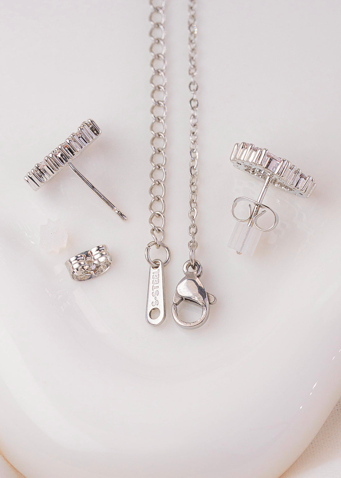 Set Cadena + Aretes Virgen Plateado