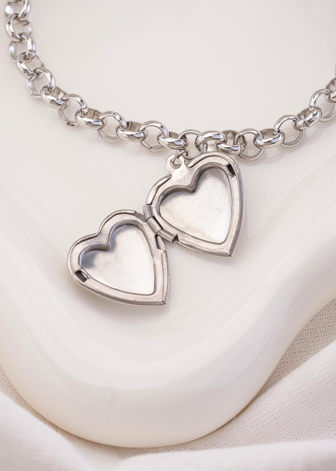 Pulsera Relicario Corazón Plateado