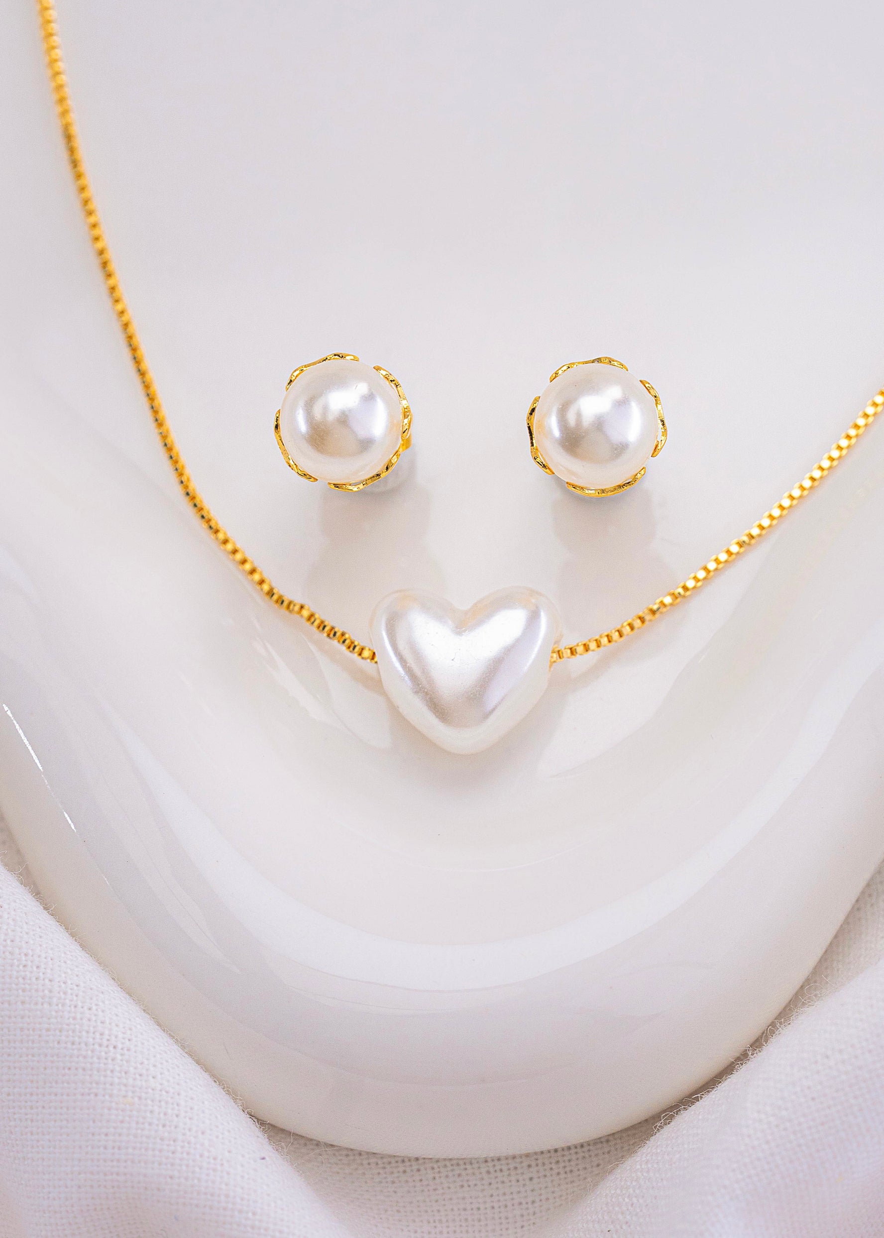 Set Cadena+ Aretes Corazón Perla