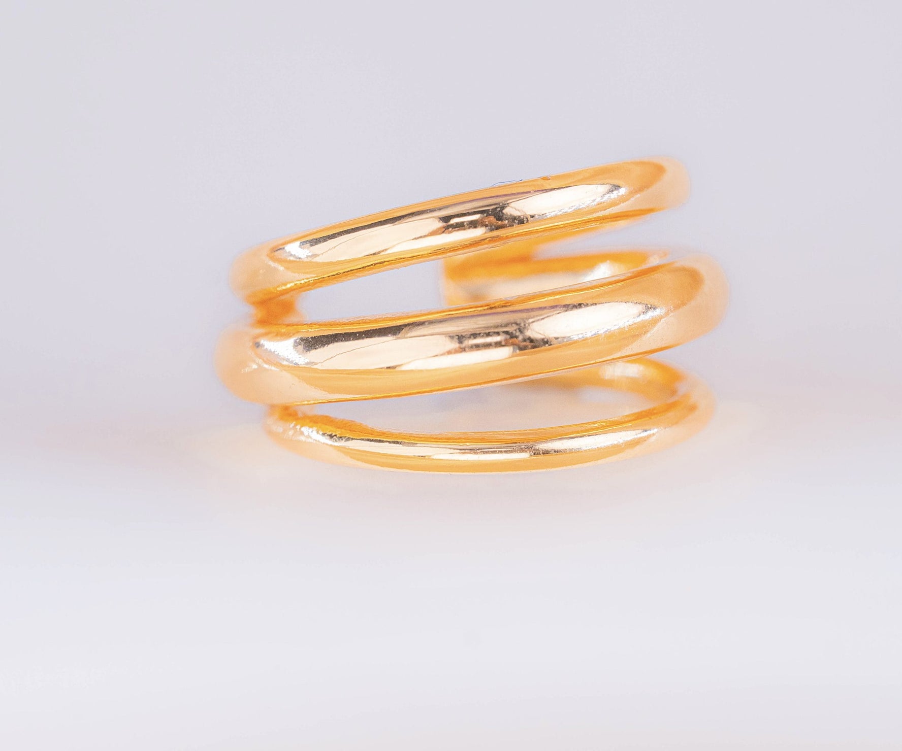 Ear Cuff Triada Dorado Ref: E389