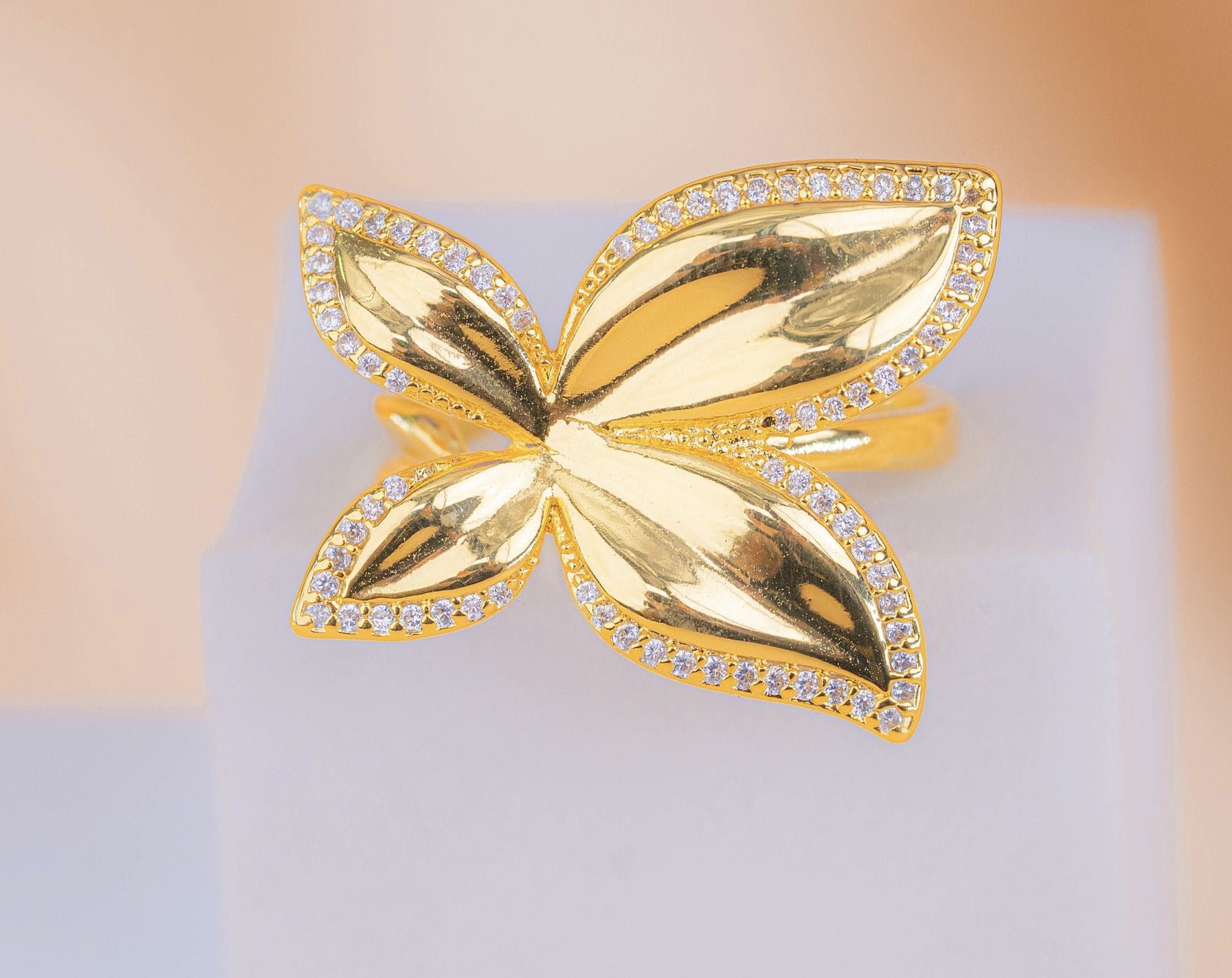 Anillo Dalia Dorado Ref:A1822