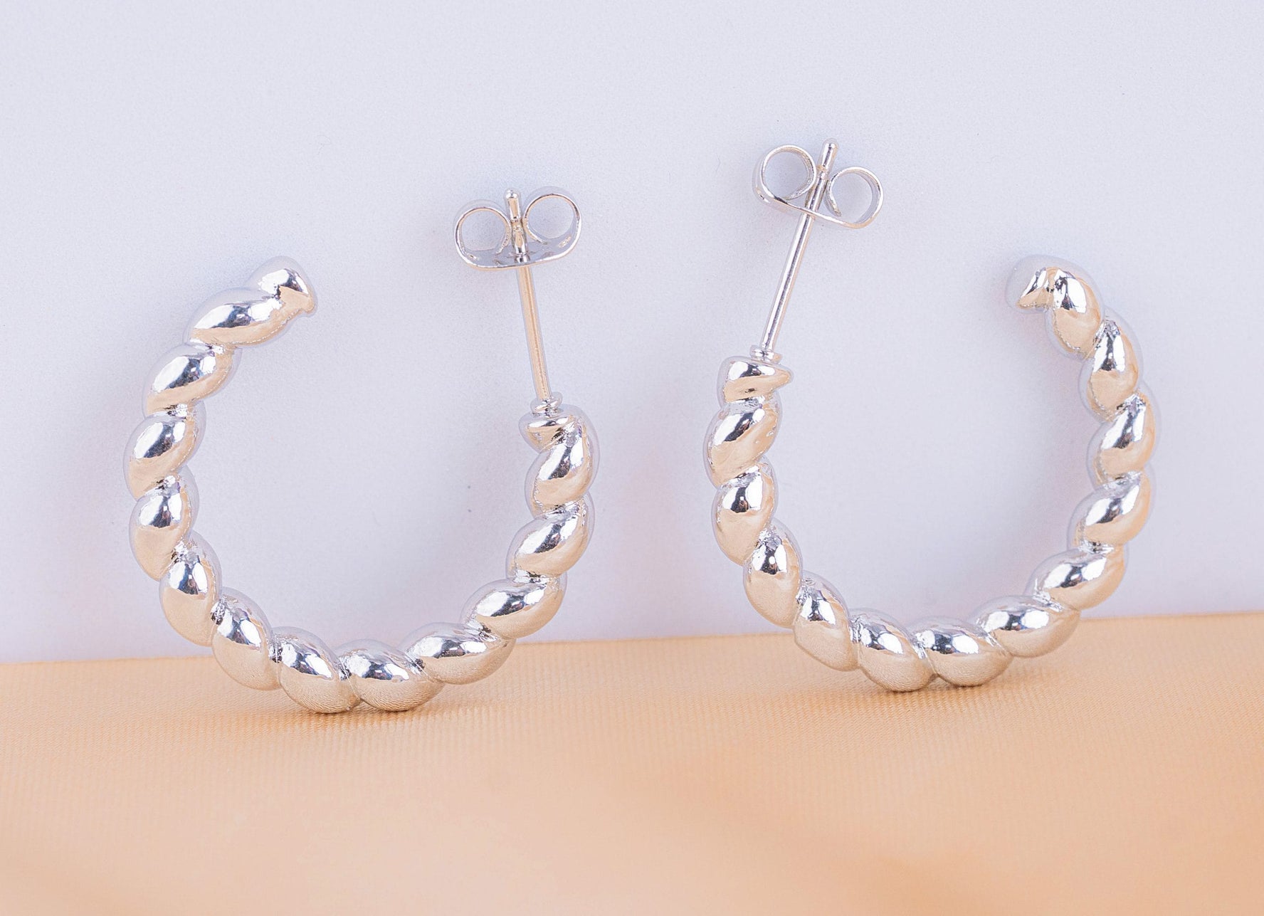 Candongas Trenzadas Plateadas Ref:B2643