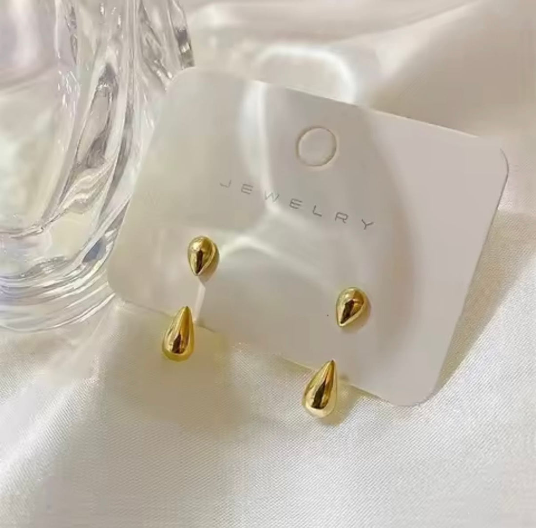 Aretes Mini Gotas Dorados Ref:B2523