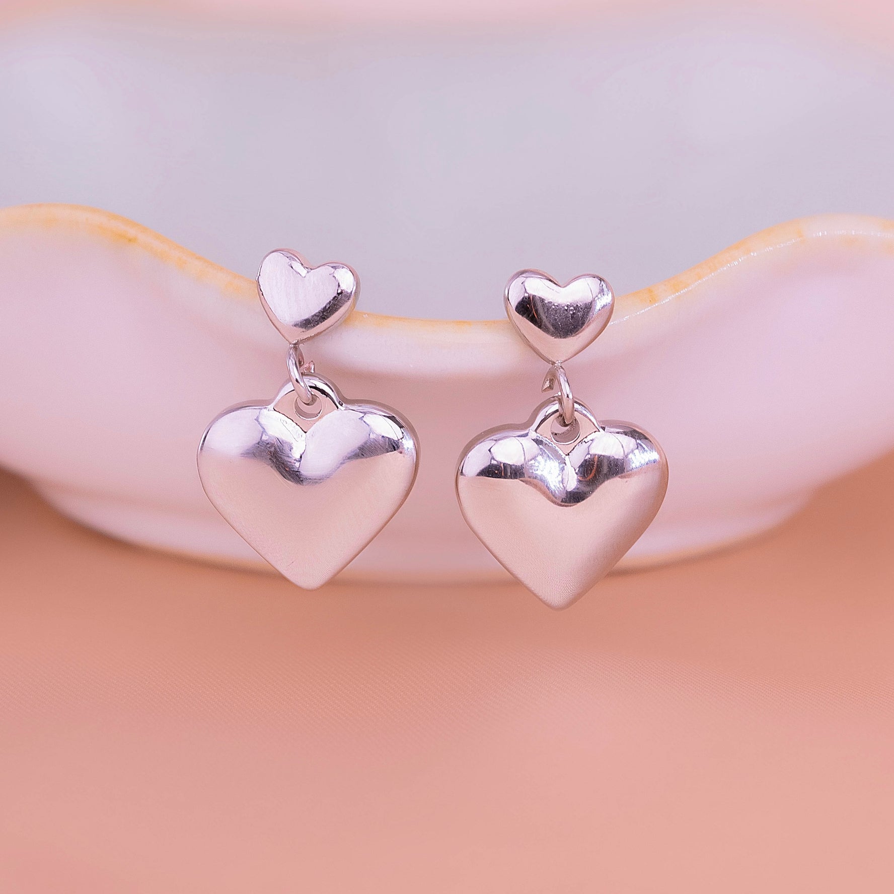 Aretes Corazones Plateados Ref: B726