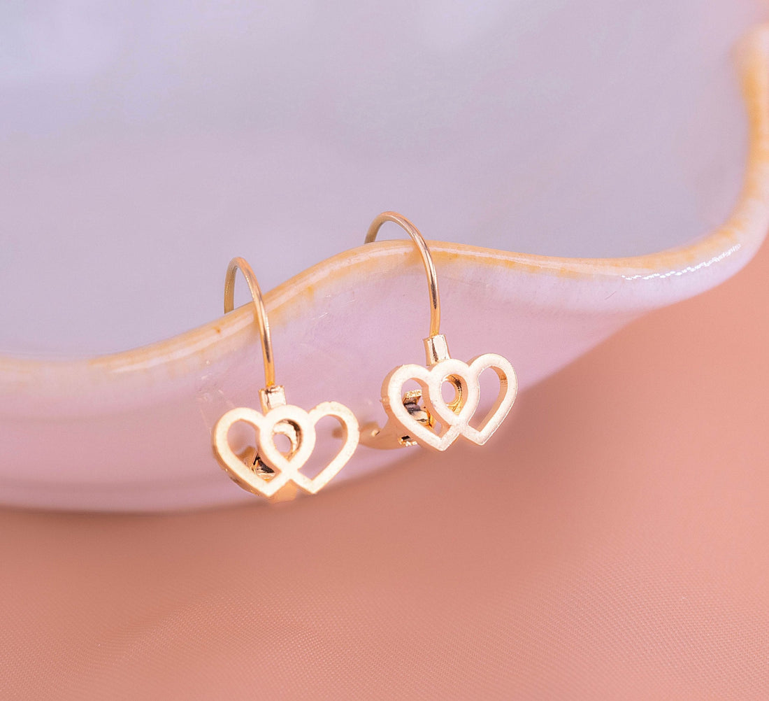 Aretes Corazones Dobles Dorados Ref: B127