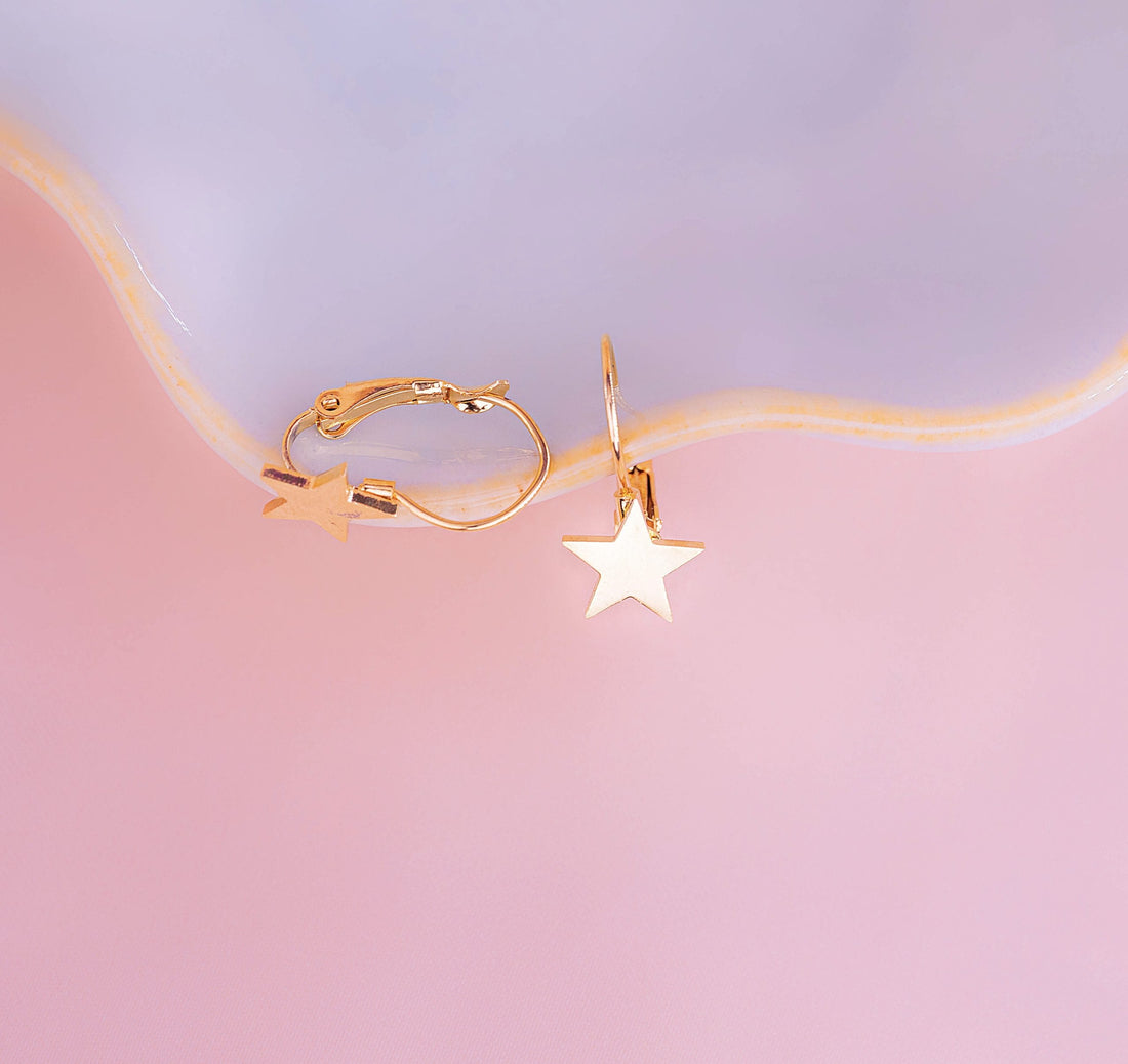 Aretes Estrellas Gancho Dorados Ref: B1106