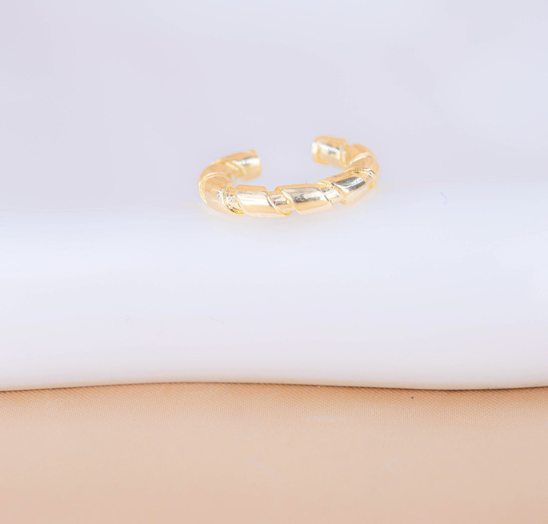 Ear Cuff Lire Dorado Ref: E138