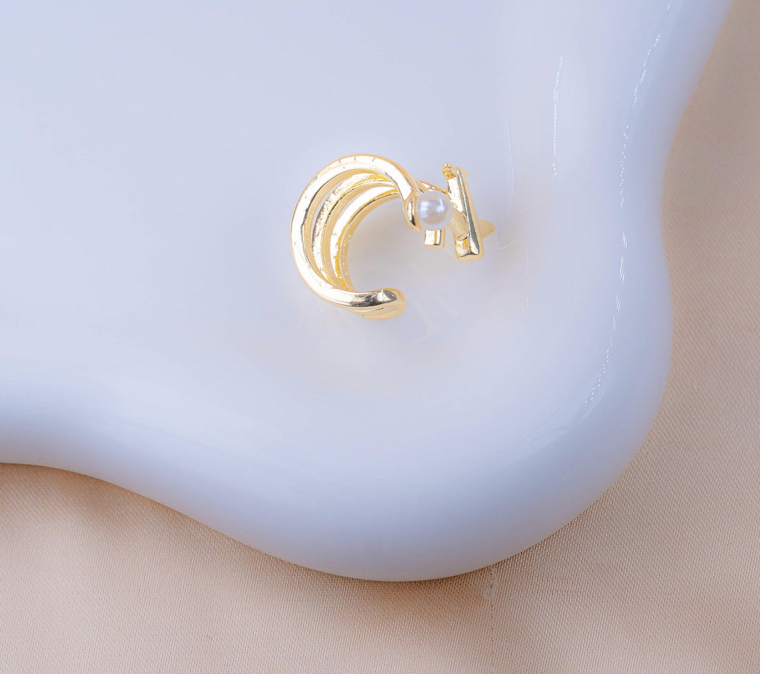 Ear Cuff Avión Dorado Ref: E1006