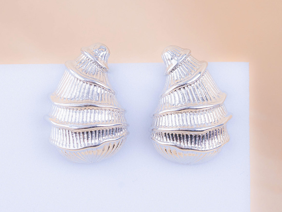 Aretes Concha Plateados Ref: B3142