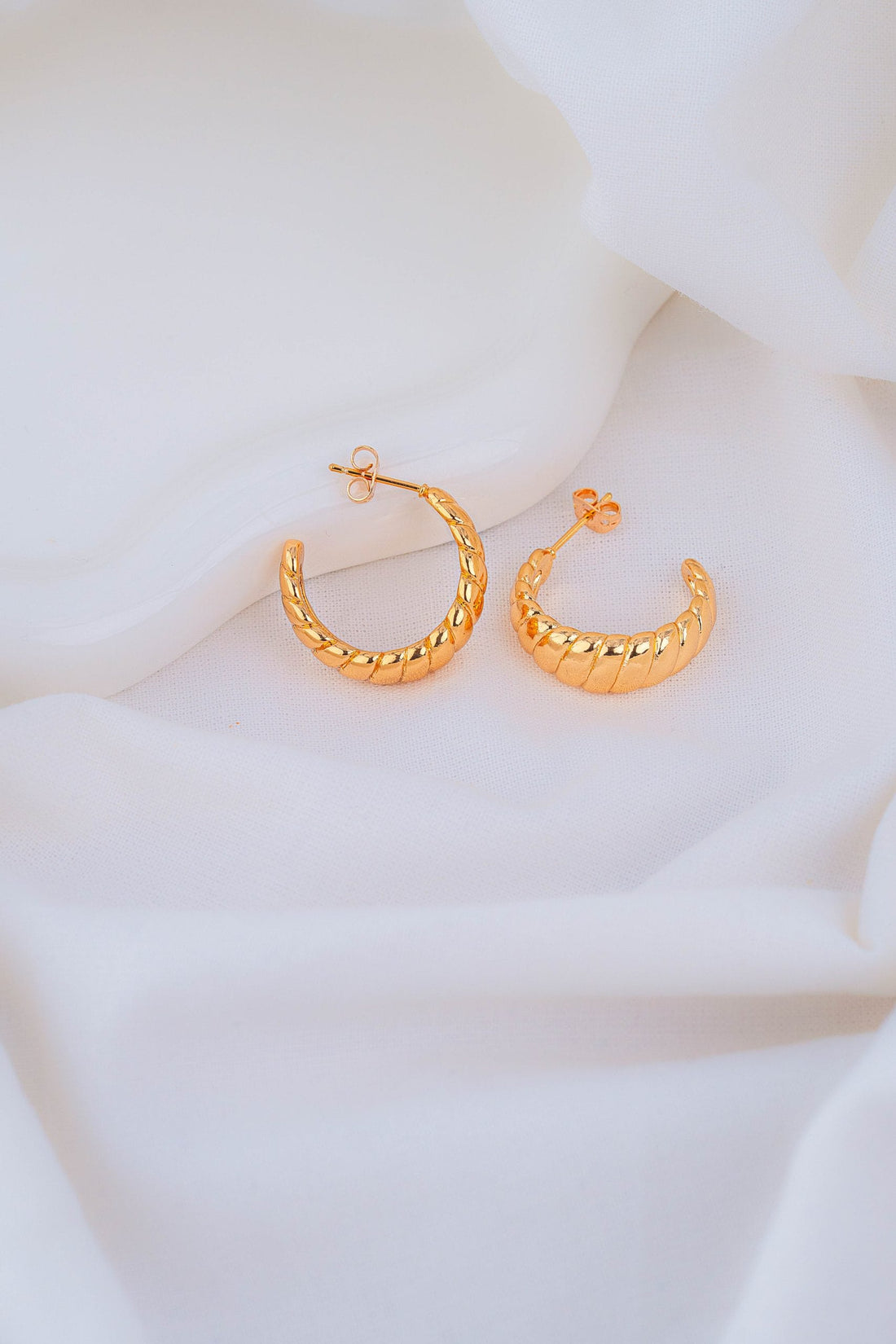 Candongas Trenzadas Doradas Ref: B3202