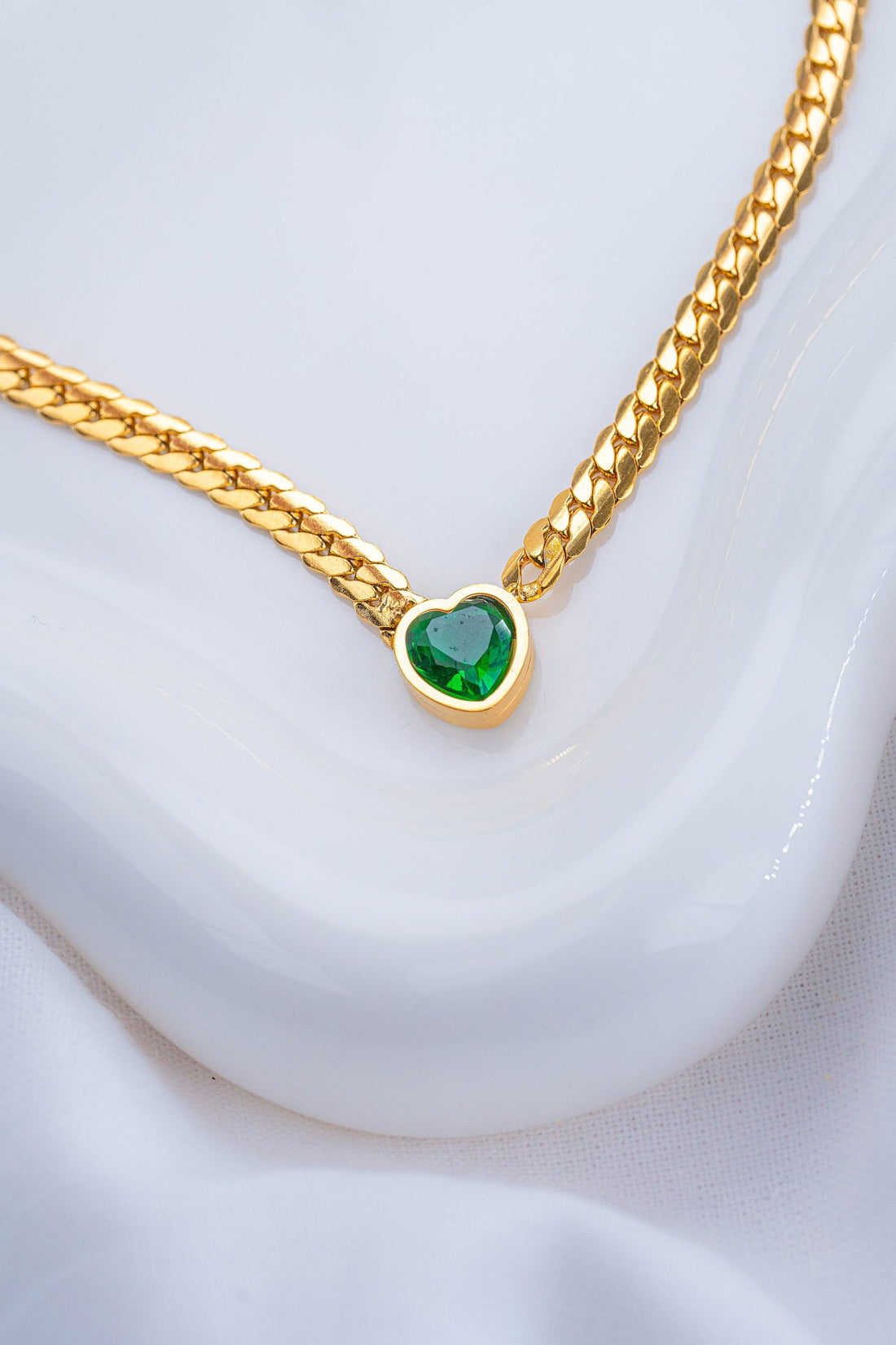 Collar Corazón Esmeralda Ref: D384