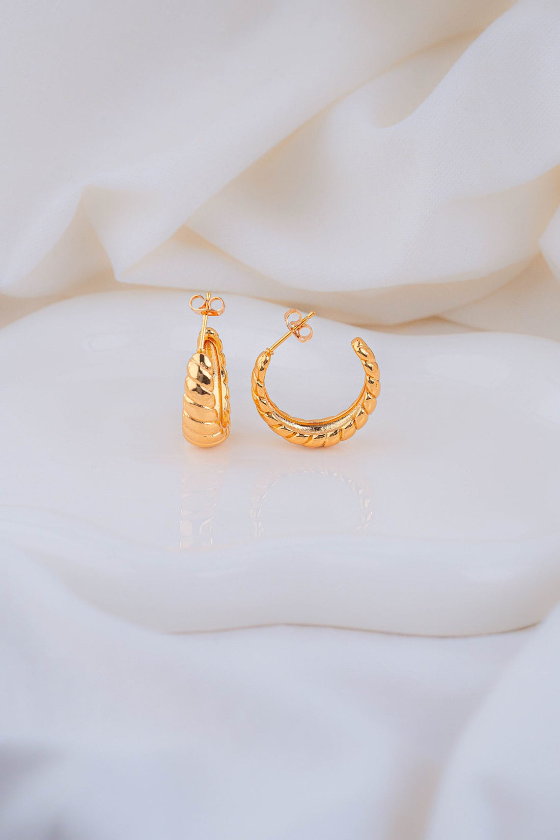 Candongas Trenzadas Doradas Ref: B3202