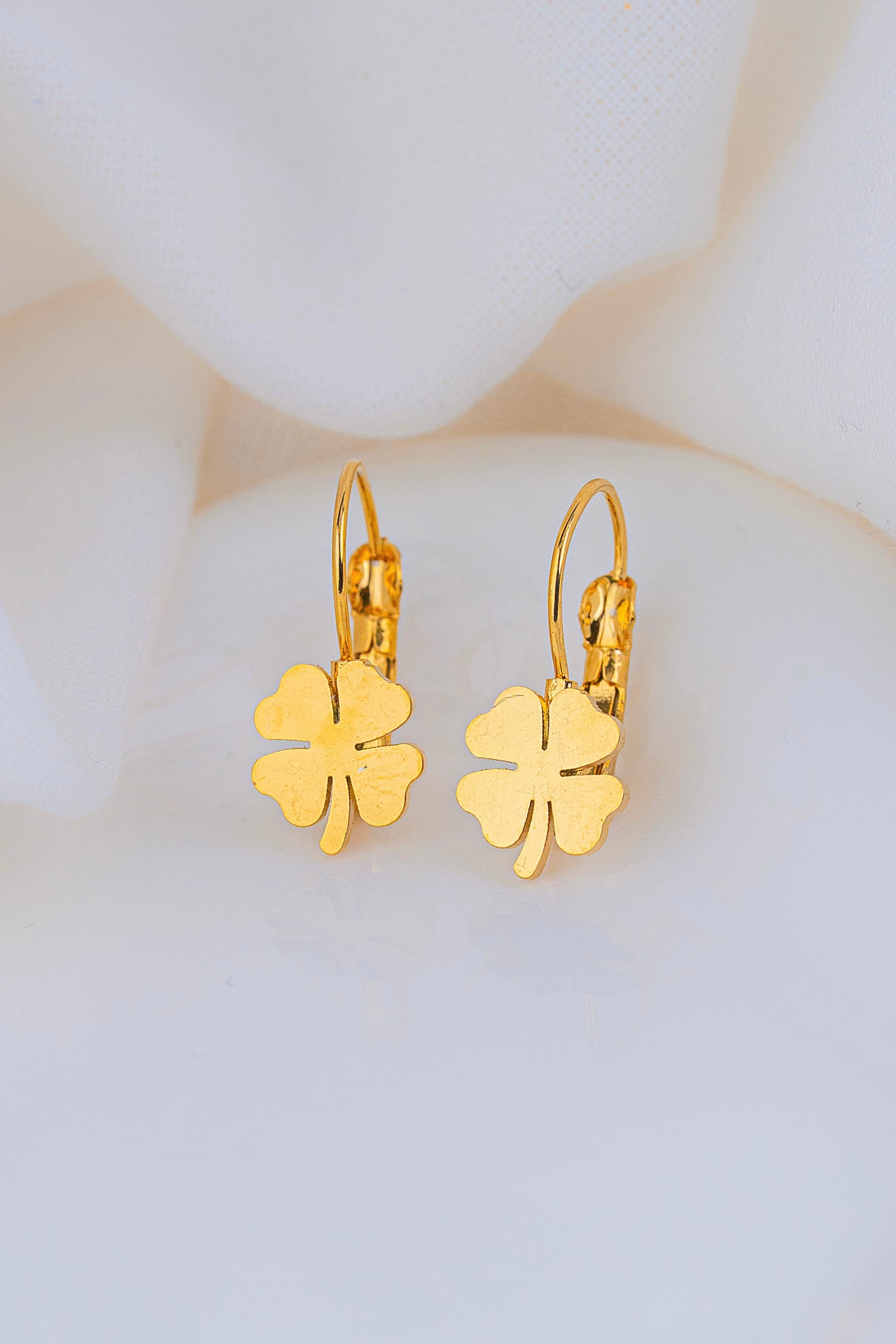 Aretes Trébol Dorados Ref: B3382