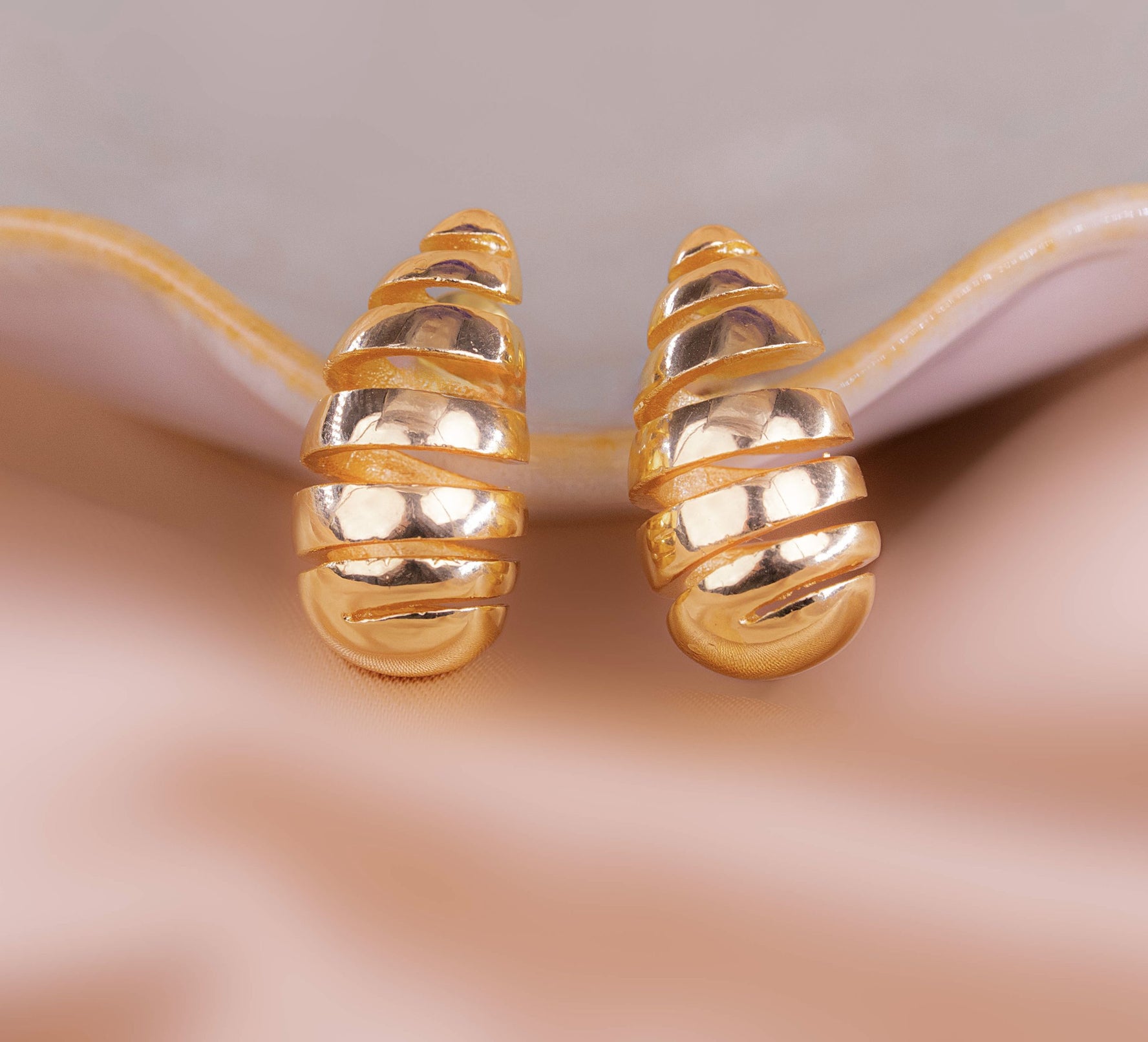 Aretes Spira Dorados Ref: B1309