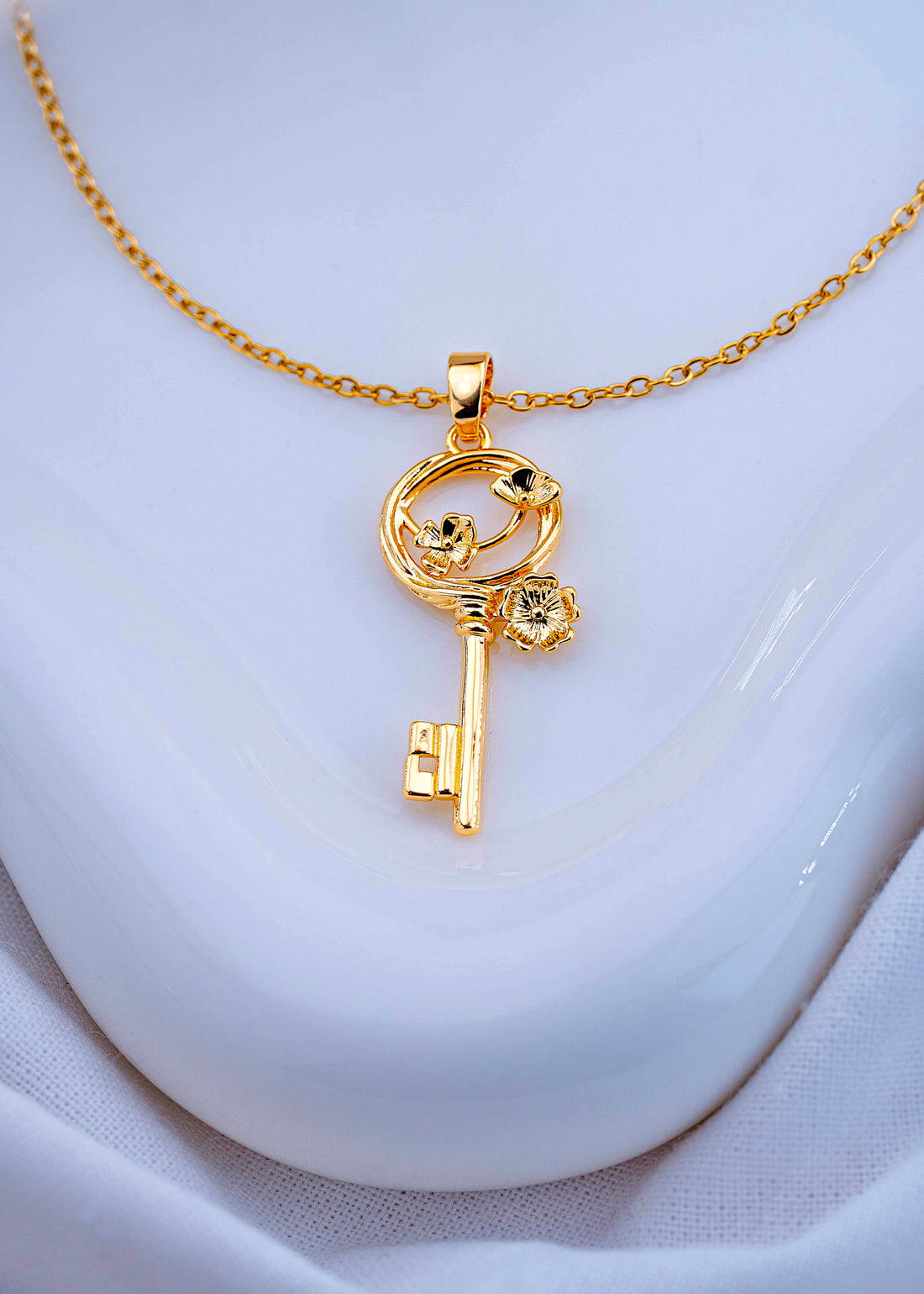 Collar Llave Dorado