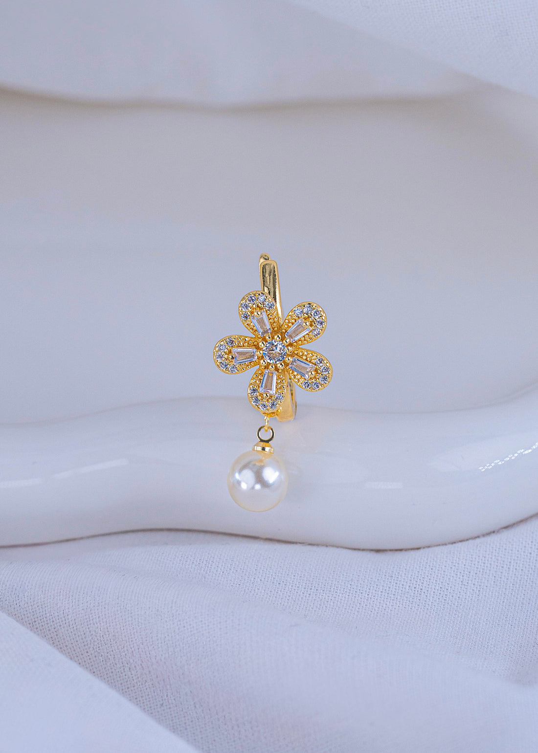 Ear Cuff Magnolia