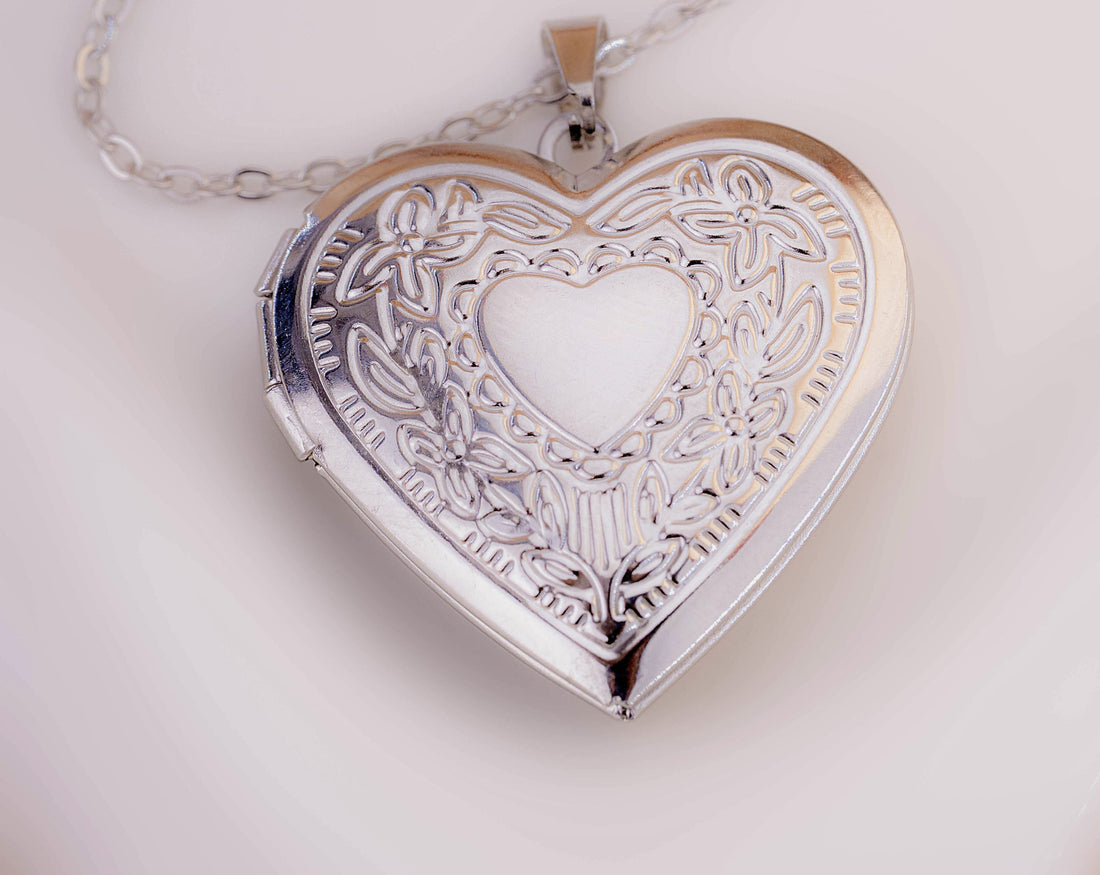 Relicario Corazón Plateado Ref:C739