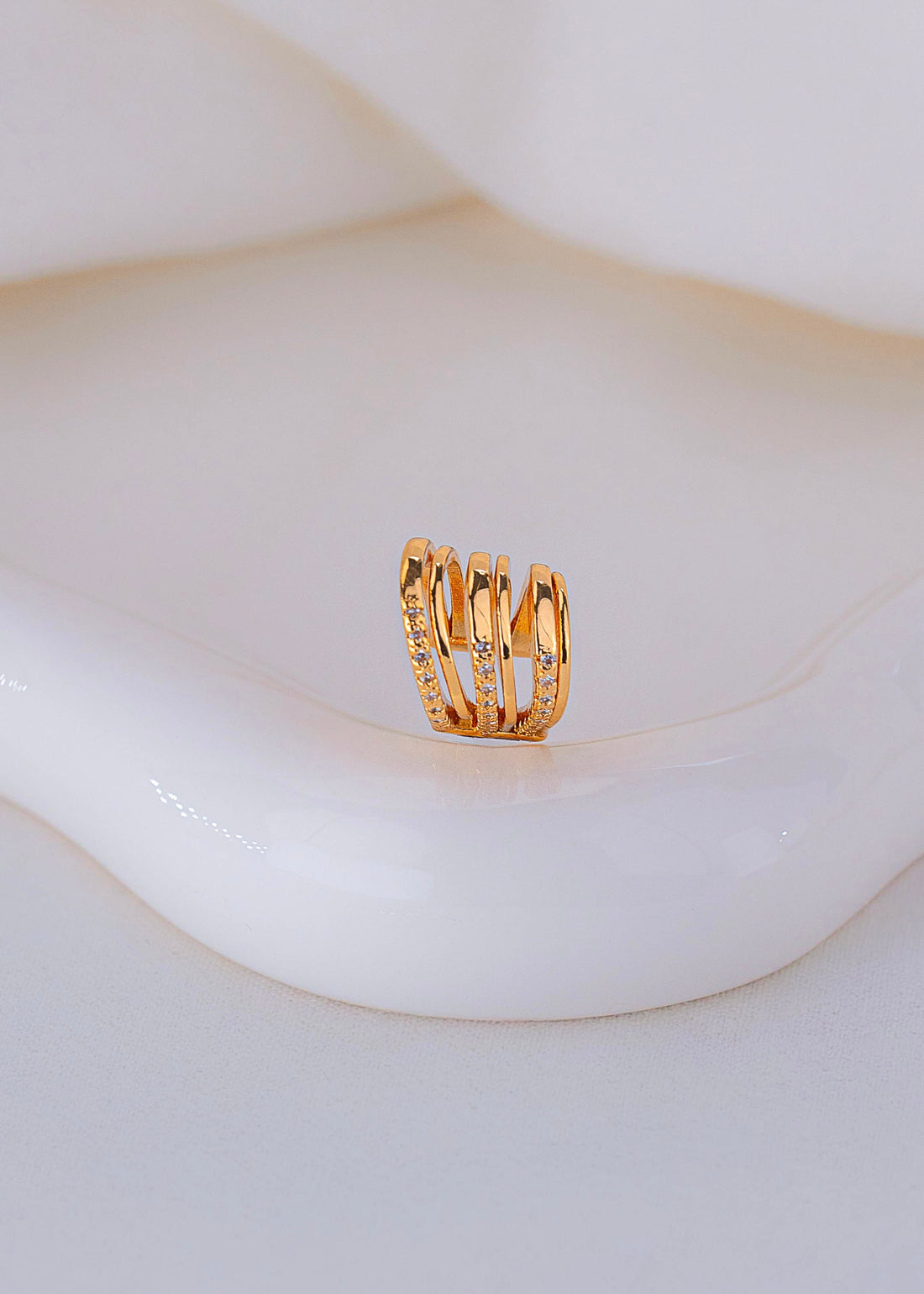 Ear Cuff Ascenda Dorado
