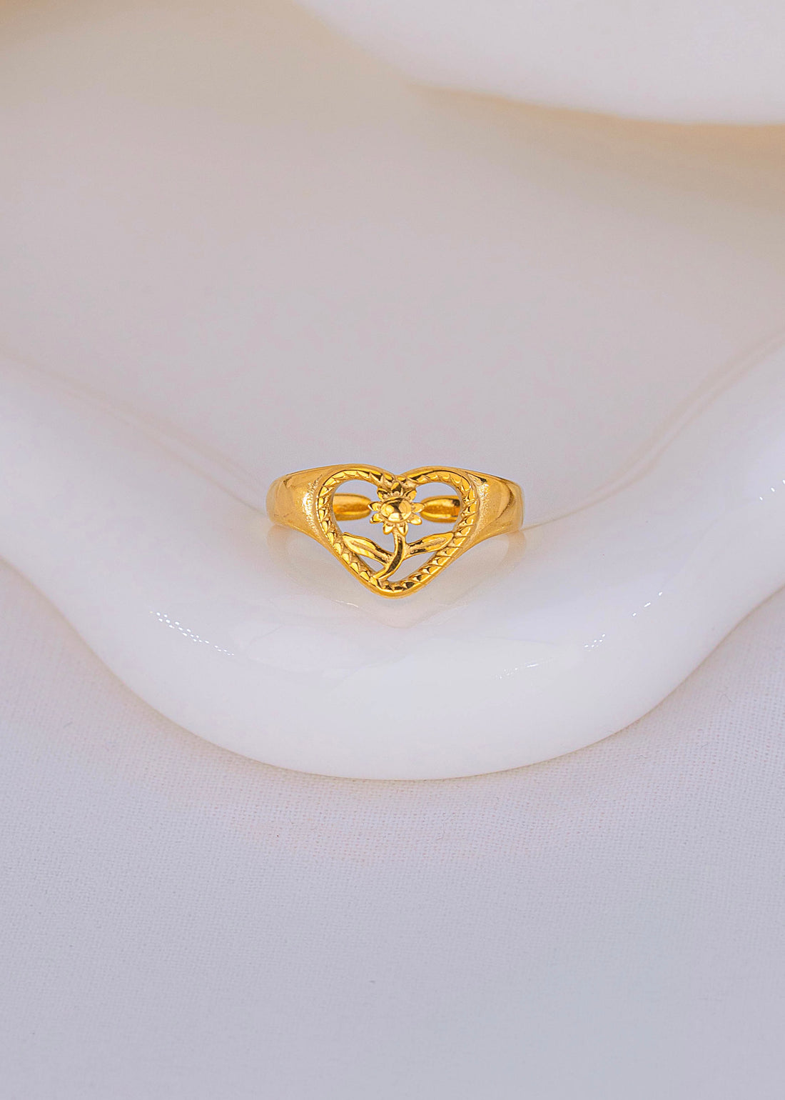Anillo Corazón Flor Dorado