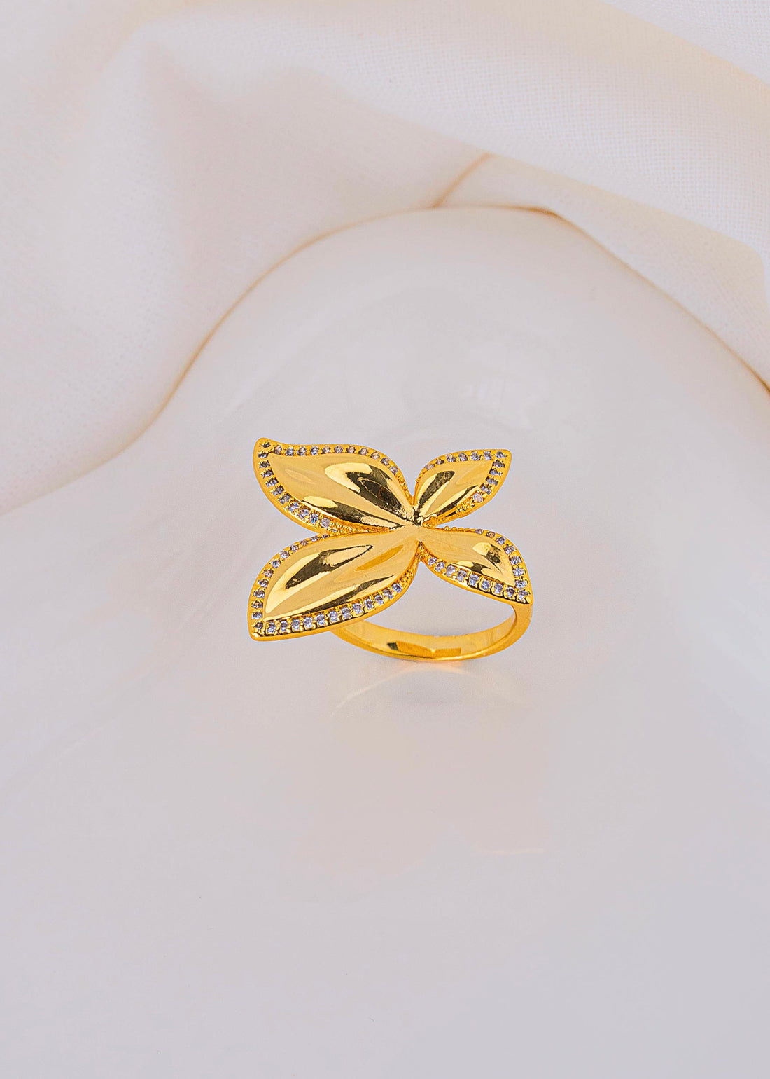 Anillo Dalia Dorado