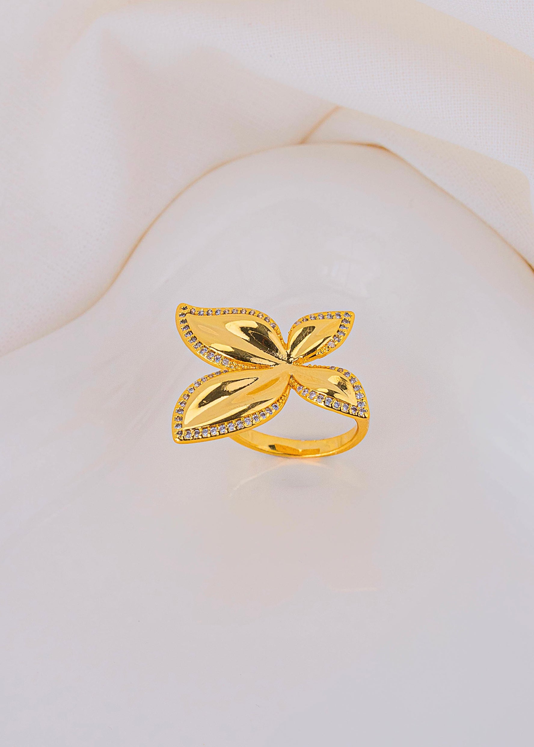 Anillo Dalia Dorado