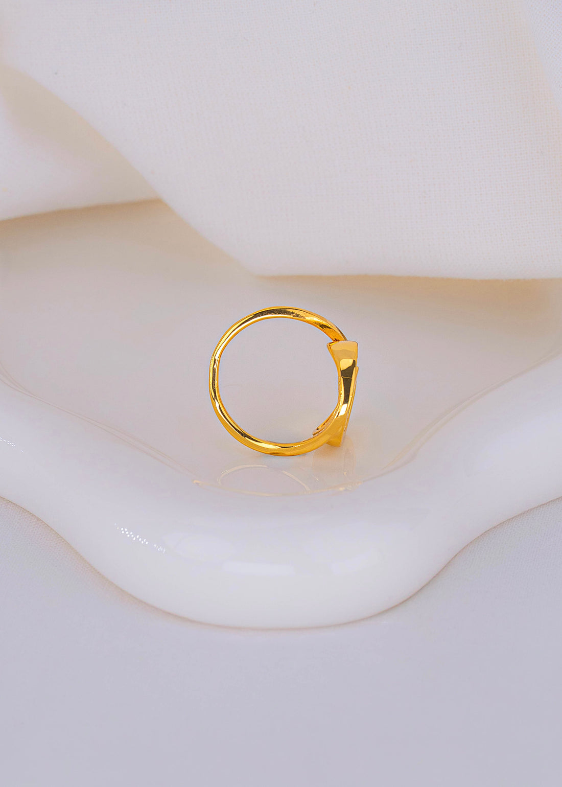 Anillo Athena Dorado Talla 8