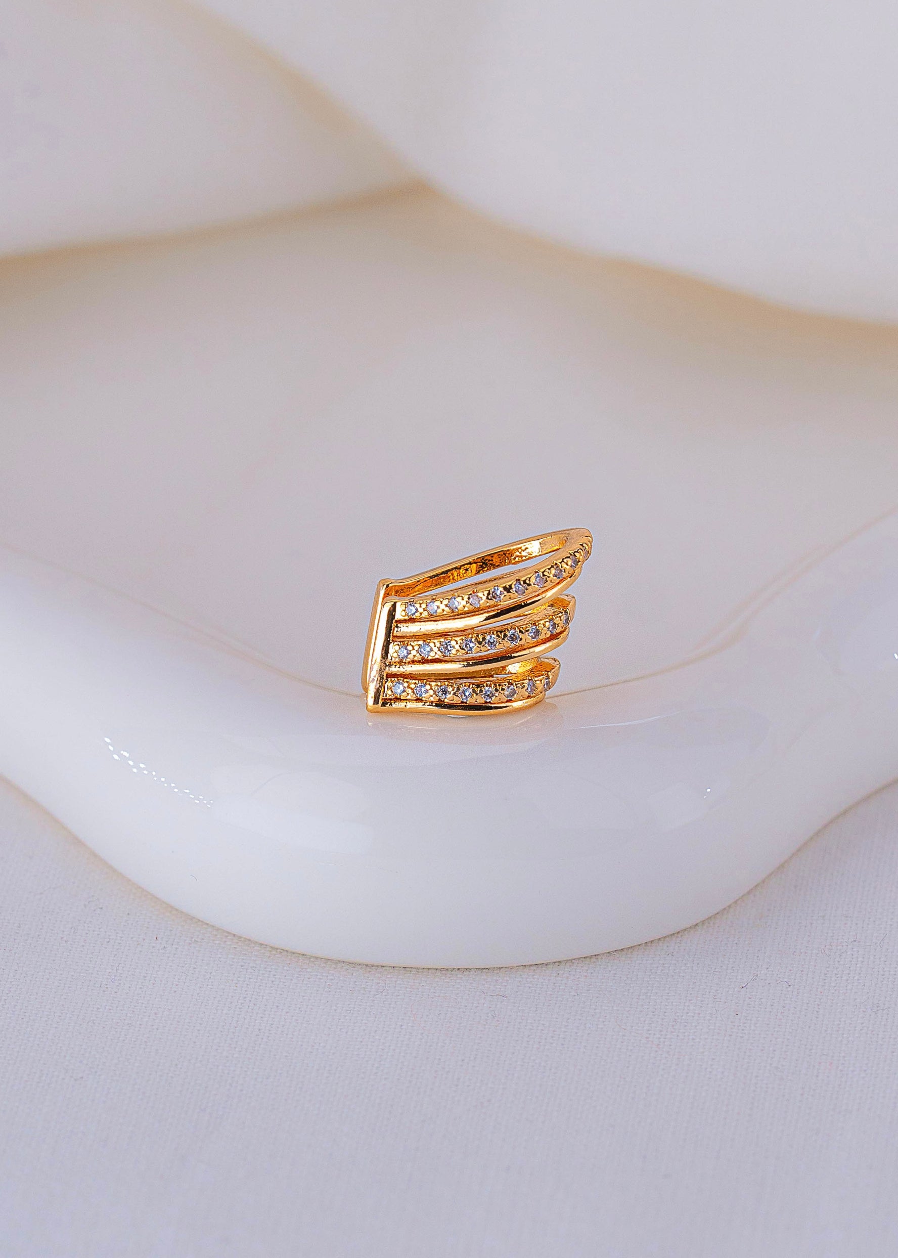 Ear Cuff Ascenda Dorado