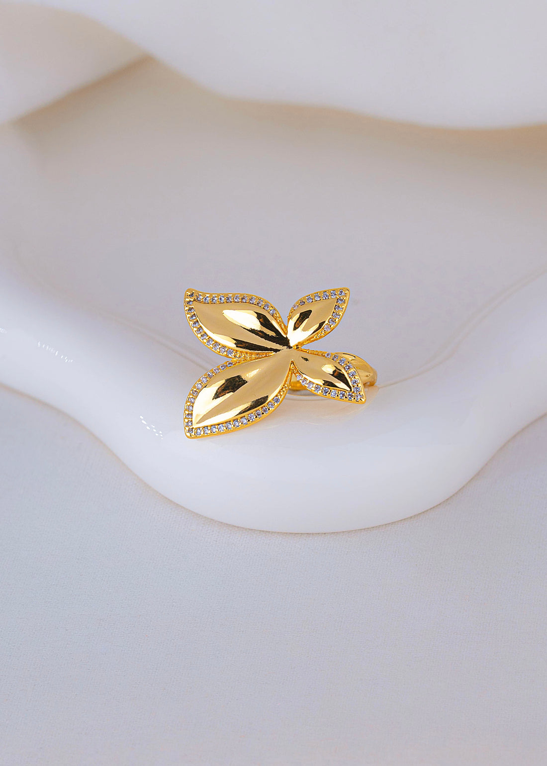 Anillo Dalia Dorado