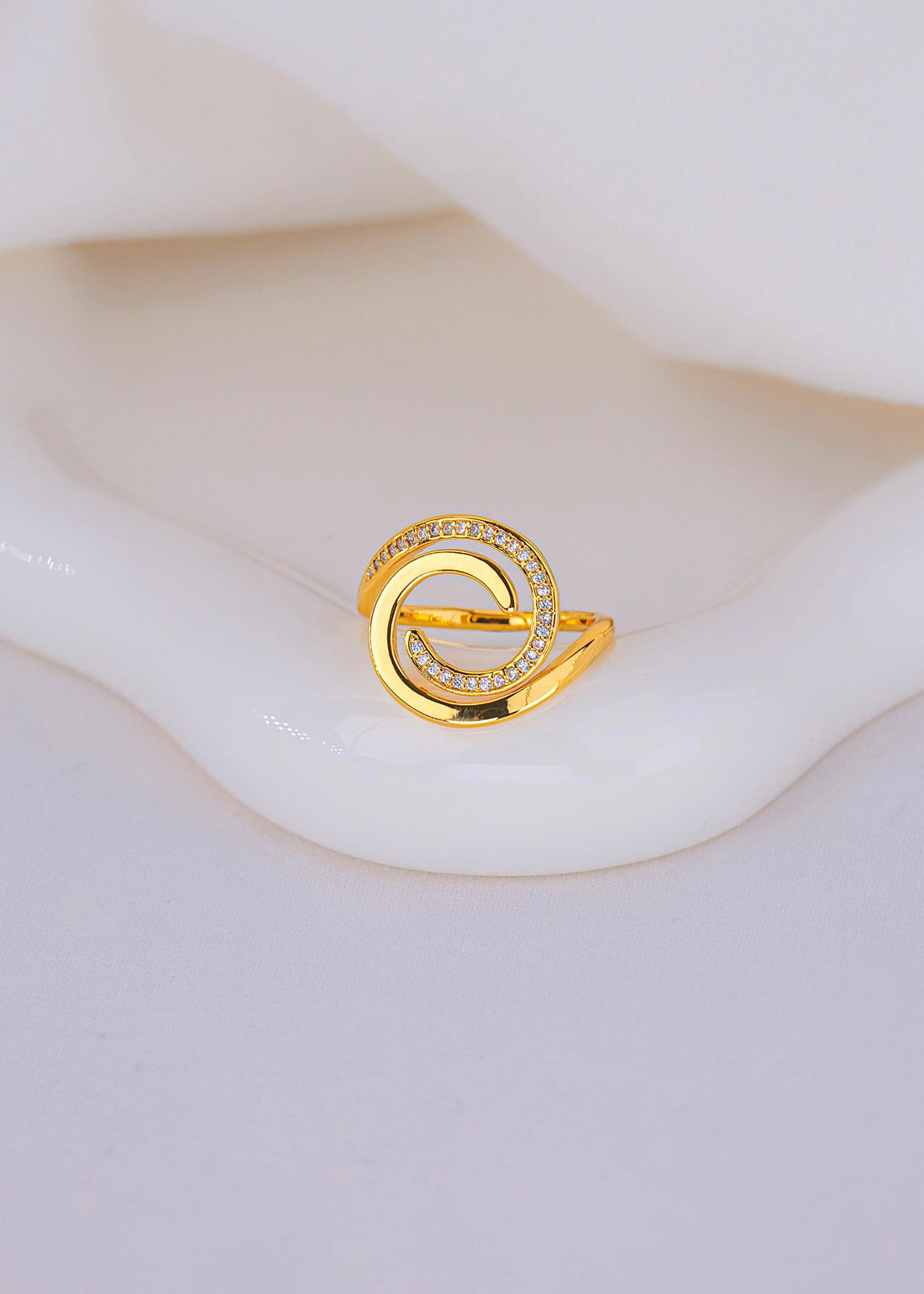 Anillo Athena Dorado Talla 8