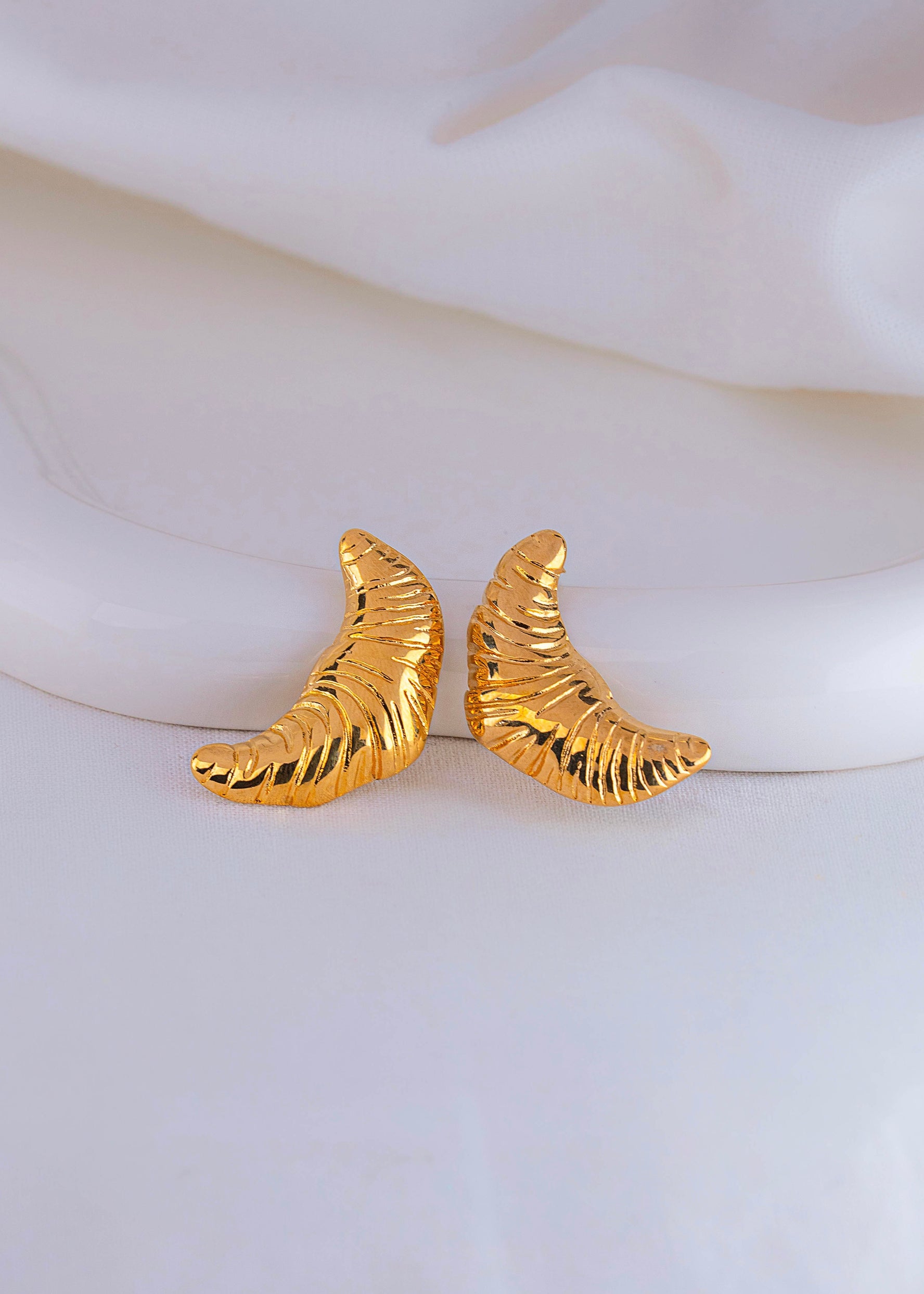 Aretes Croissant Dorados